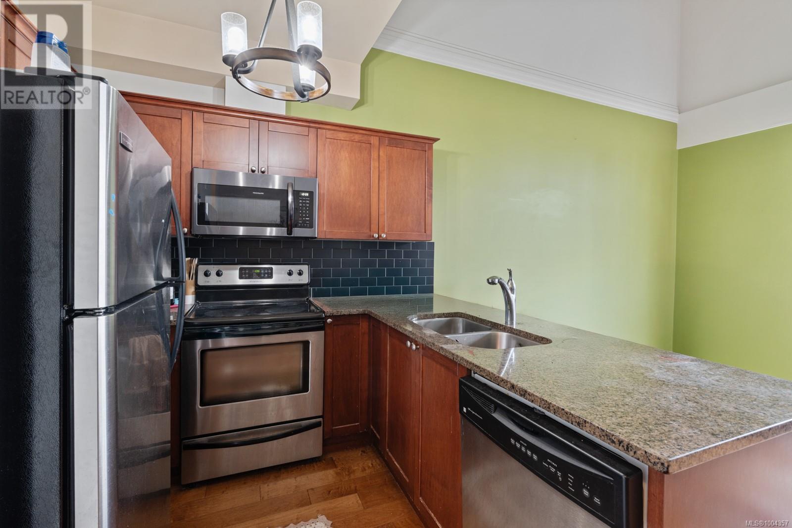 Photo 15 of 407 866 Goldstream Ave, Langford BC