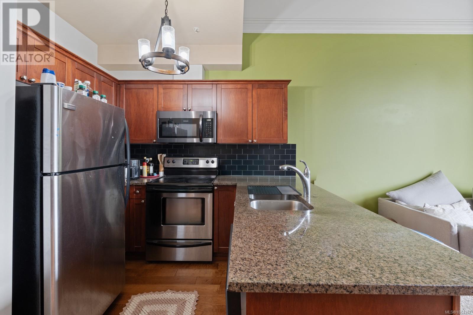 Photo 8 of 407 866 Goldstream Ave, Langford BC