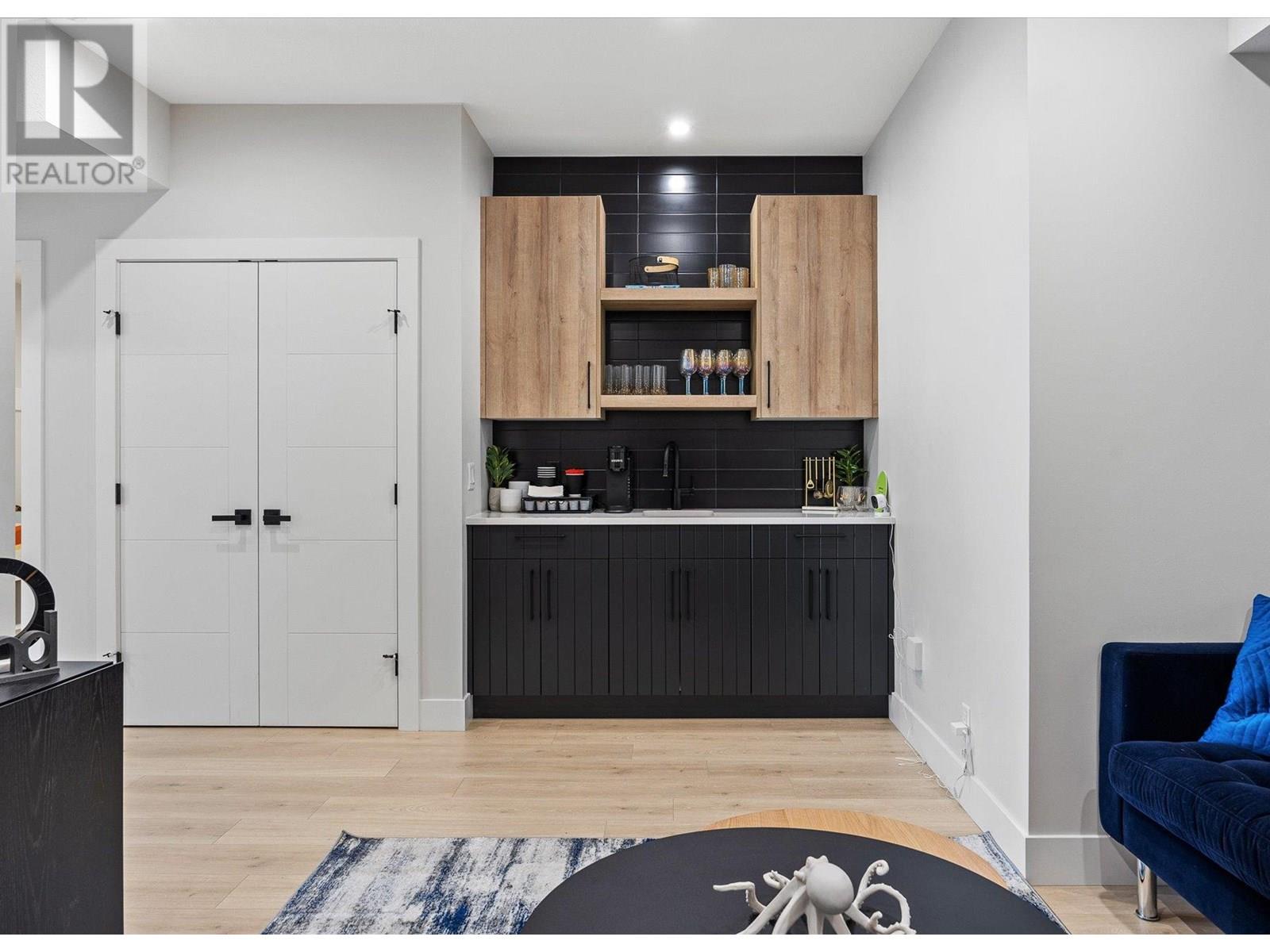 Photo 8 of 1165 Lone Pine Drive, Kelowna BC