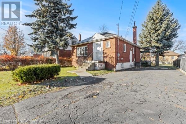 Photo 3 of 50 West 4th Street, Hamilton ON