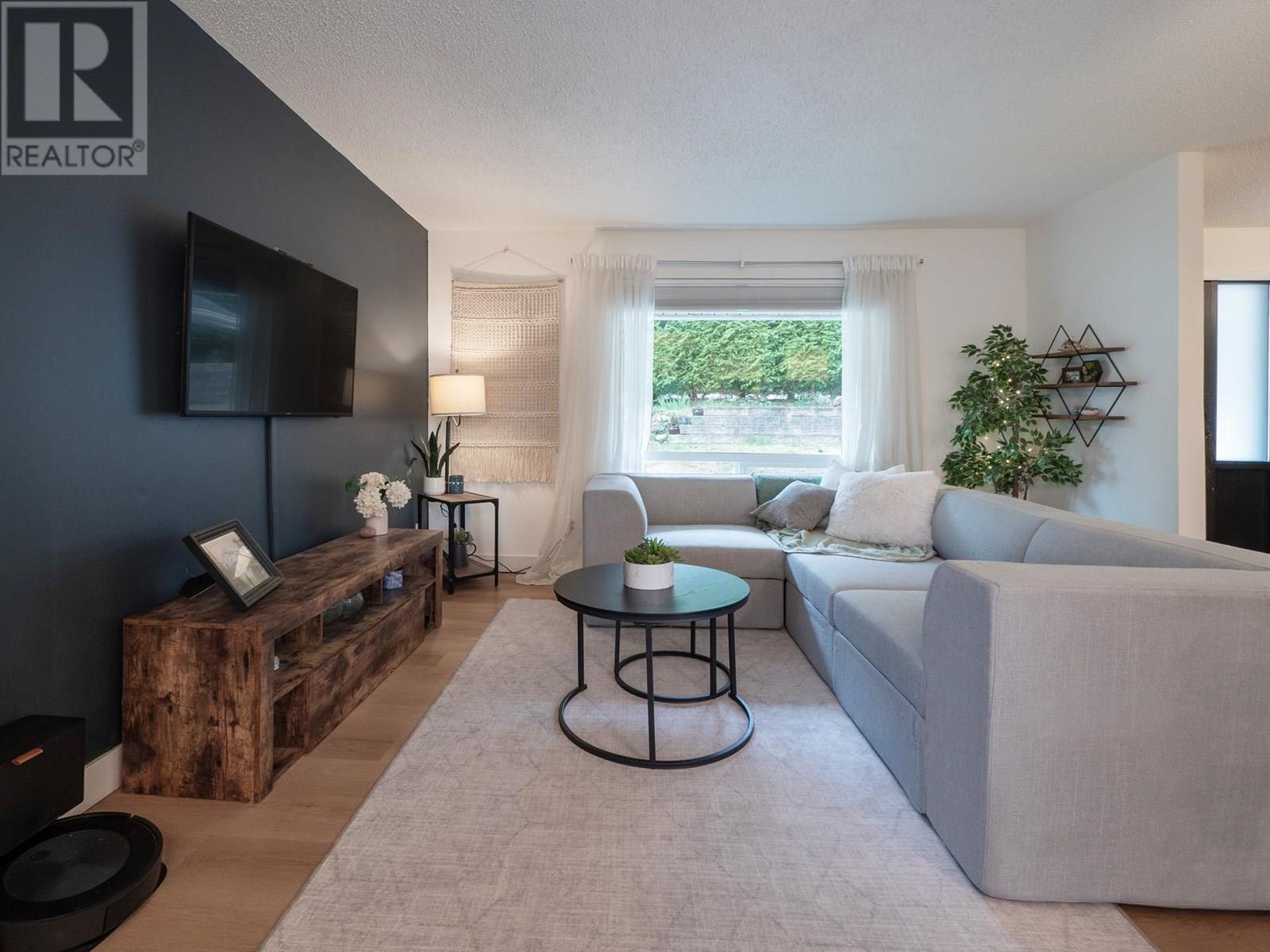 617 GOWER POINT ROAD, Gibsons