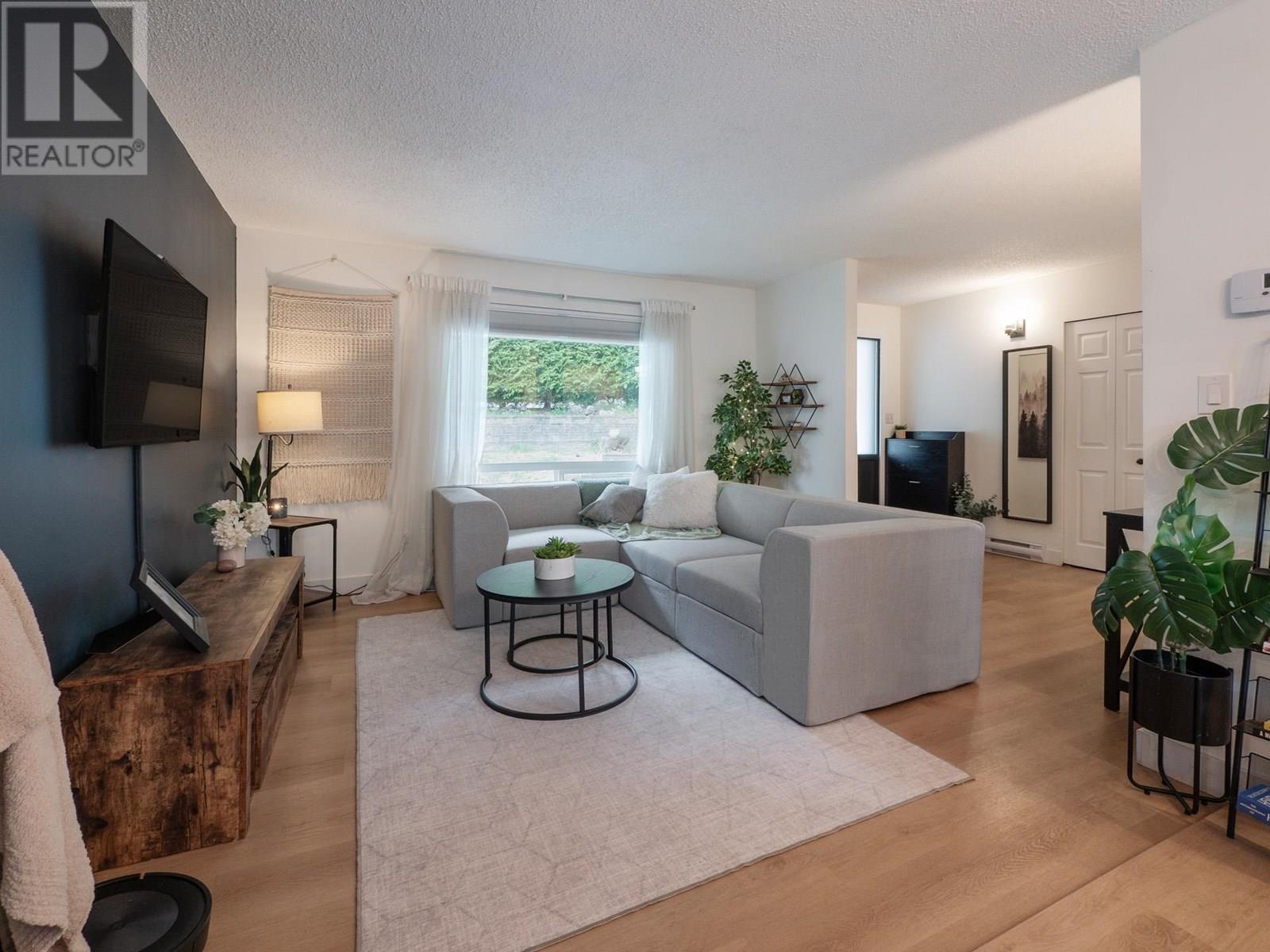 617 GOWER POINT ROAD, Gibsons