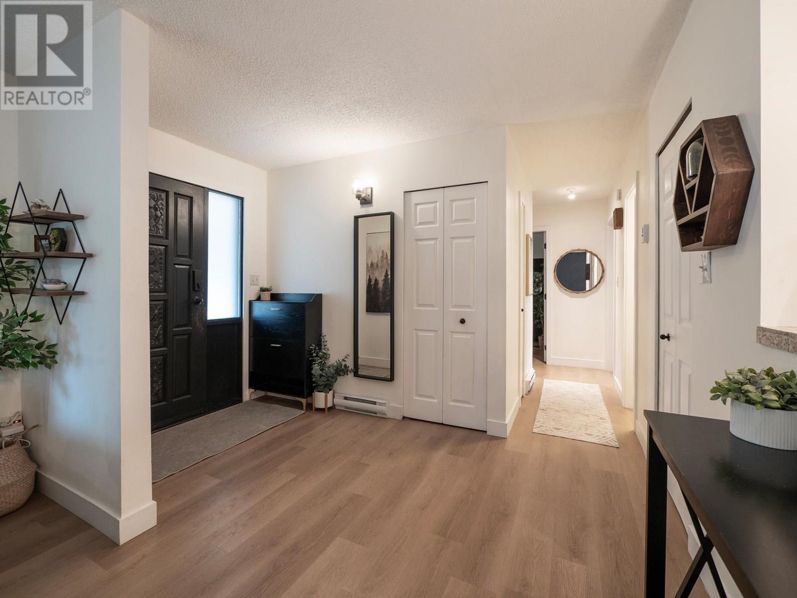 617 GOWER POINT ROAD, Gibsons