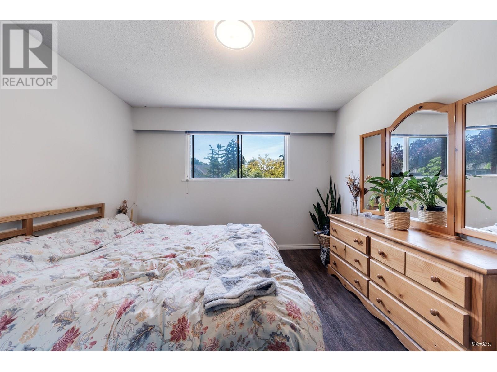 Photo 17 of 2611 Parker Street, Vancouver BC