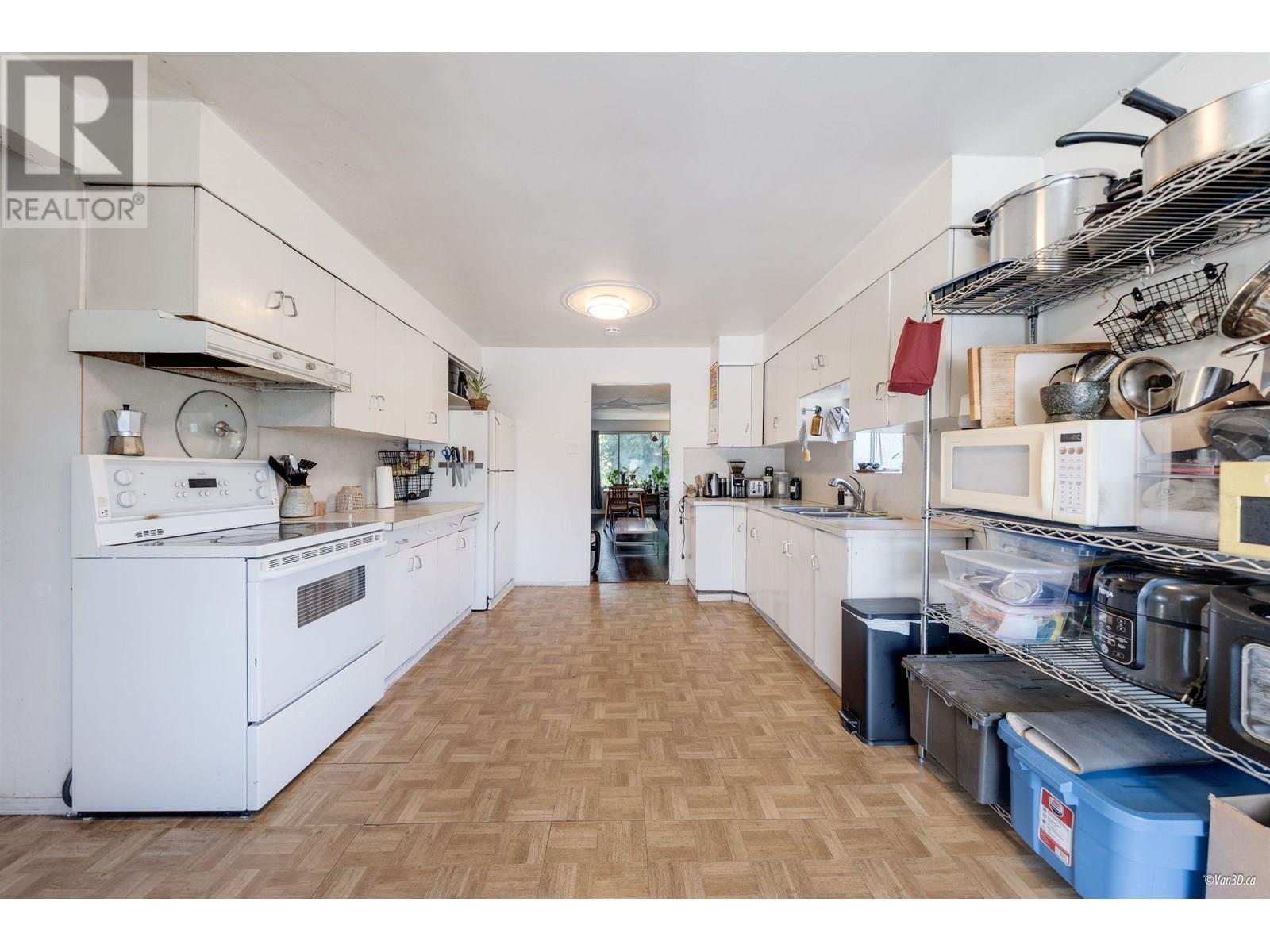 Photo 7 of 2611 Parker Street, Vancouver BC