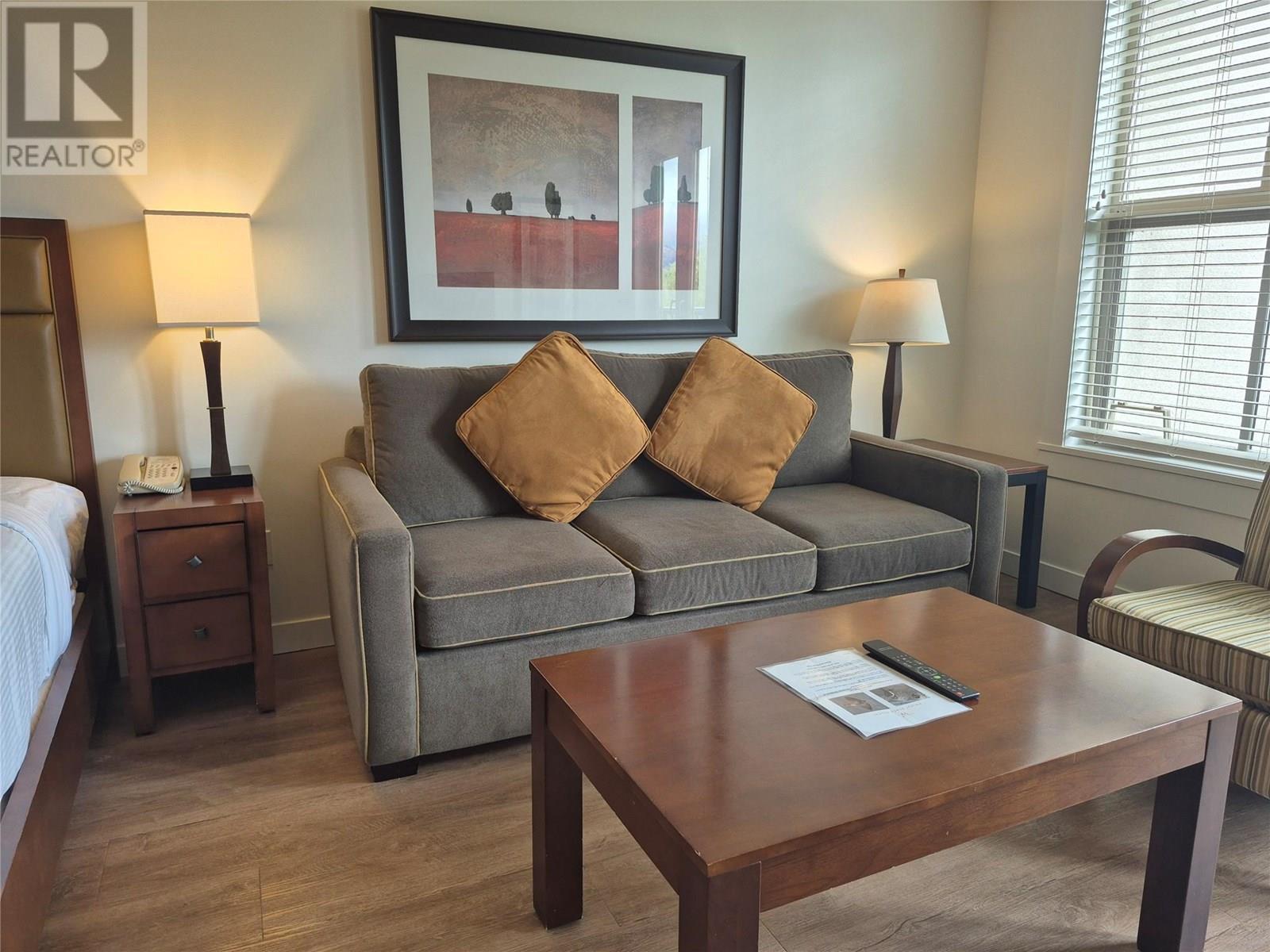 302 4200 Lakeshore Drive Drive, Osoyoos