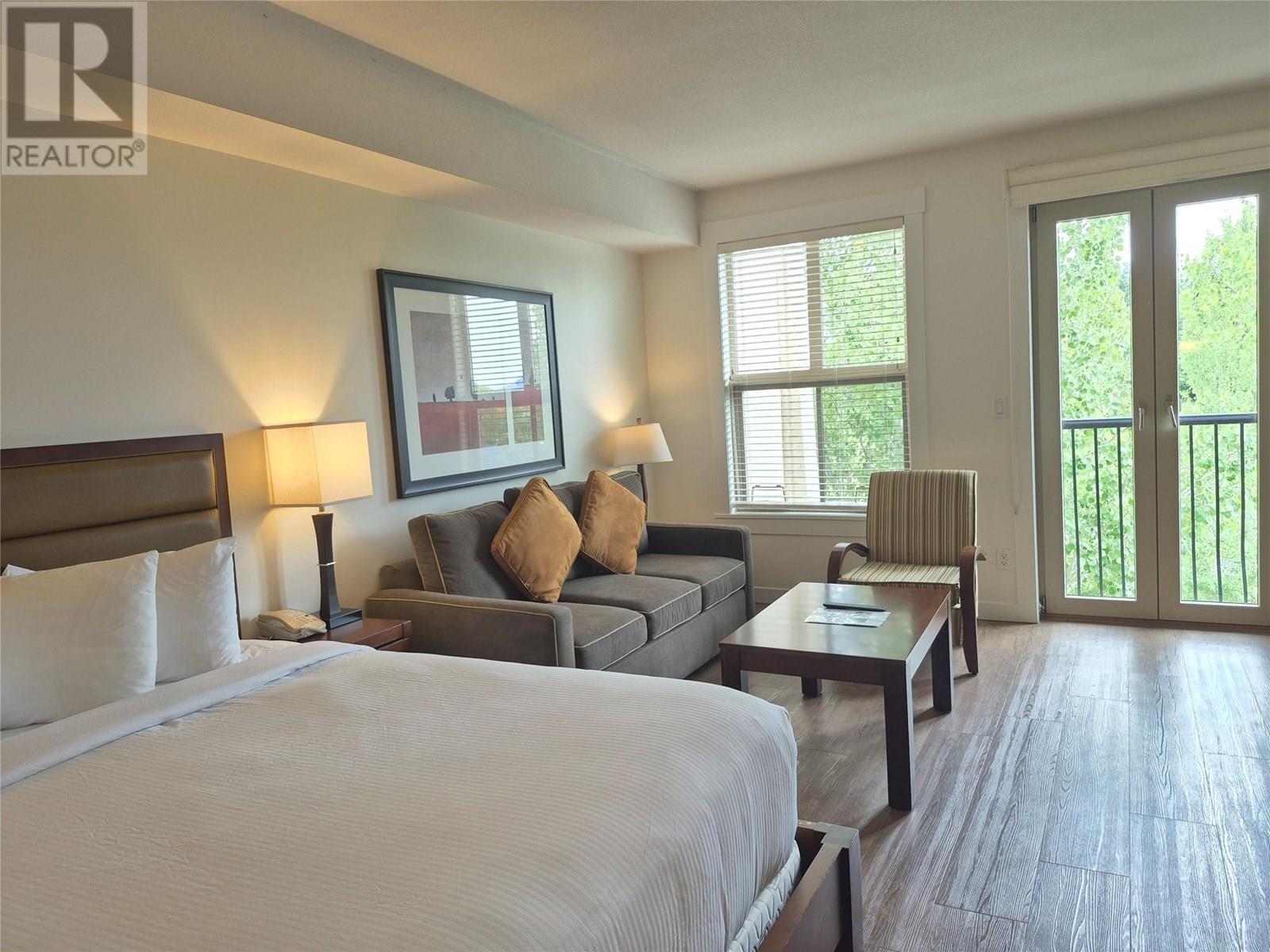 #302 4200 Lakeshore Drive Drive - 4