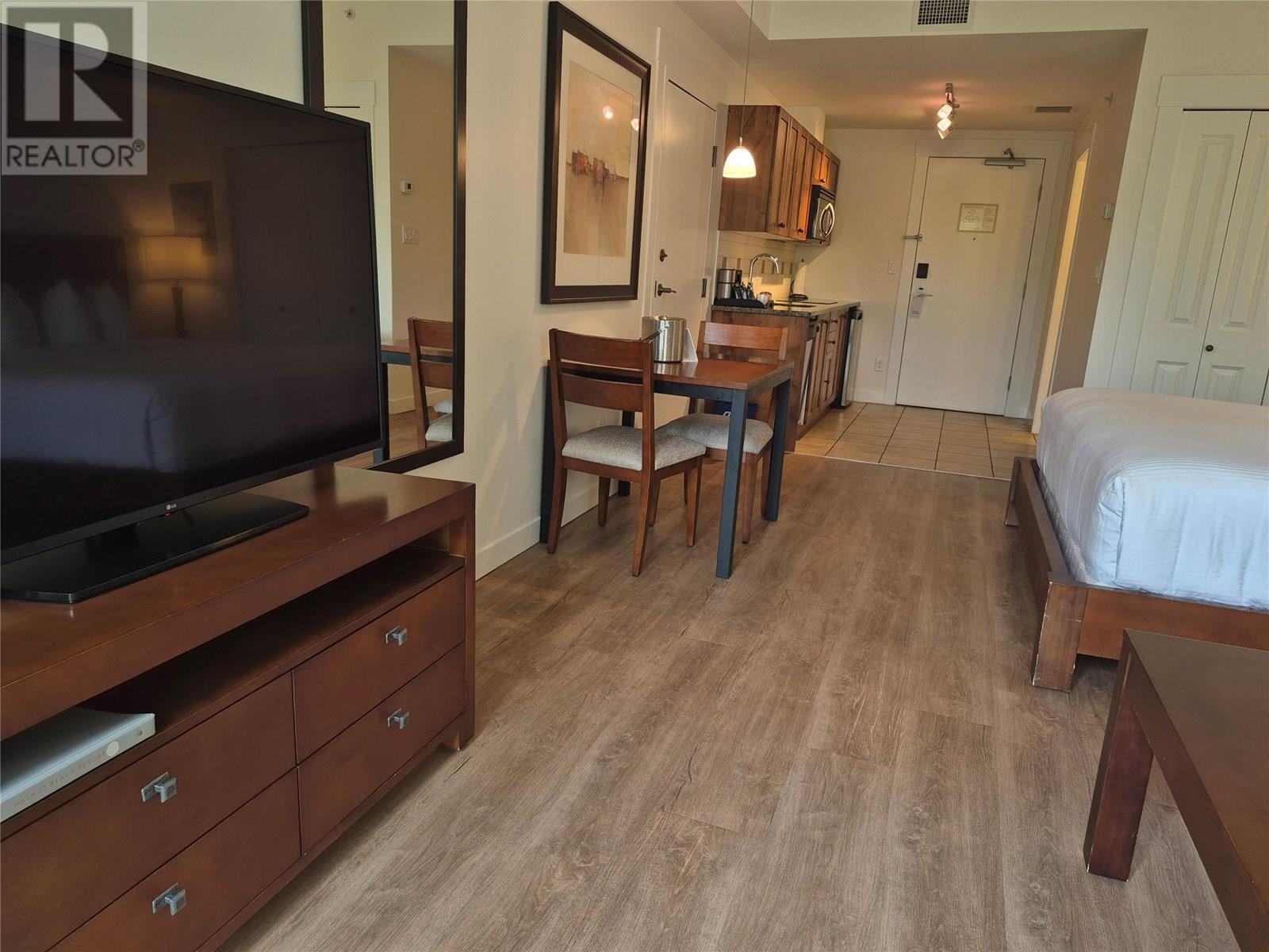 302 4200 Lakeshore Drive Drive, Osoyoos