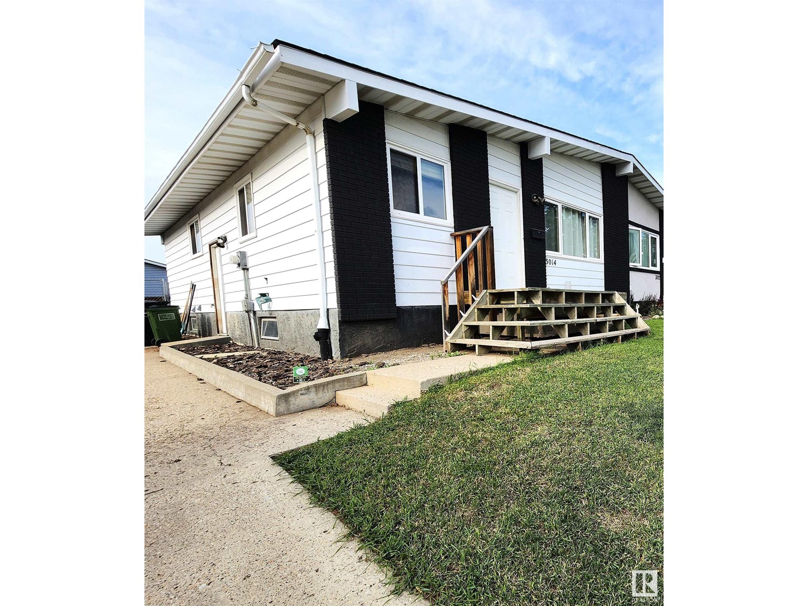 Single Family House Bungalow for Sale in   AV NW Edmonton 