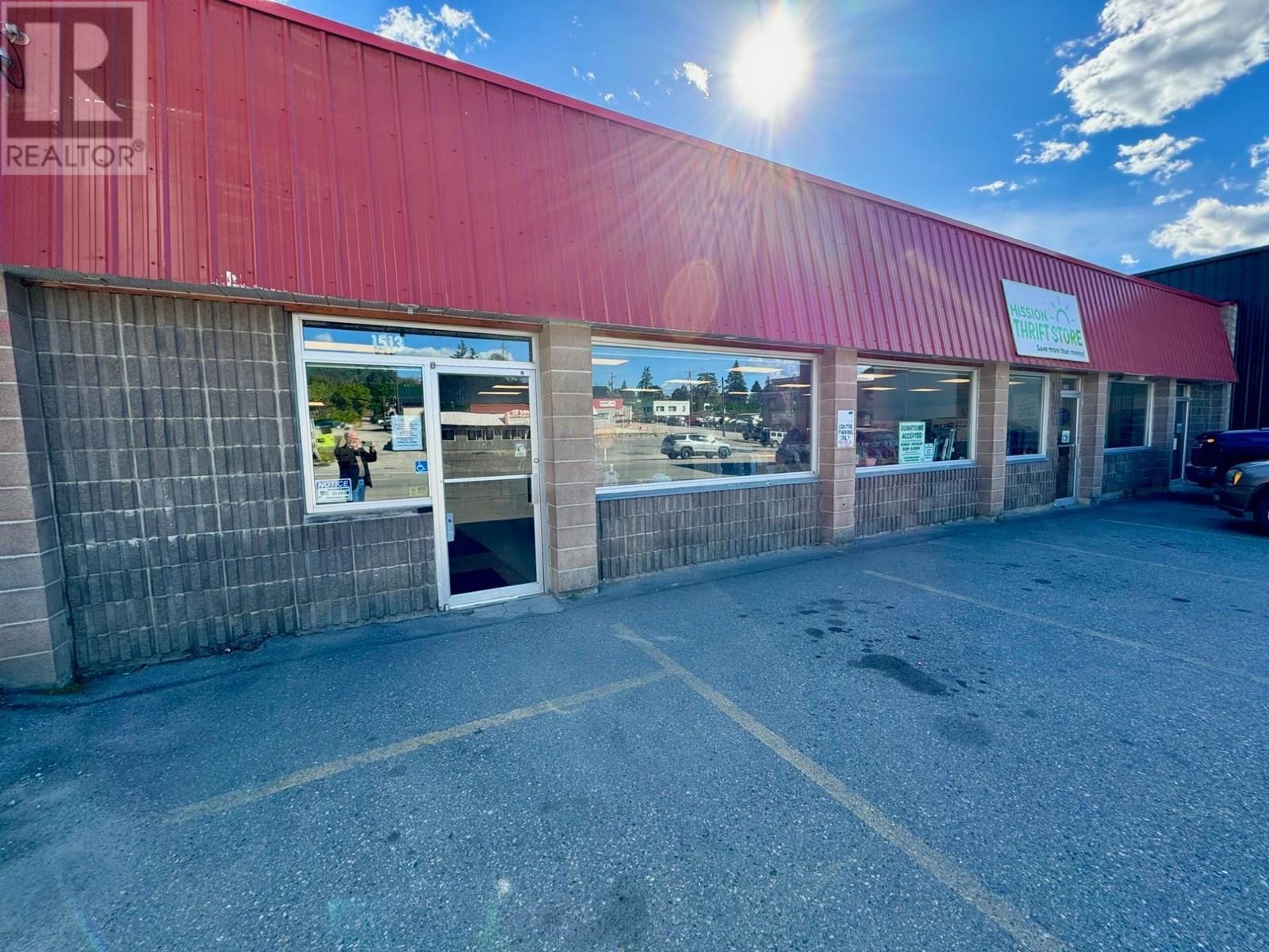 Photo 4 of 1513 Canyon Street, Creston BC