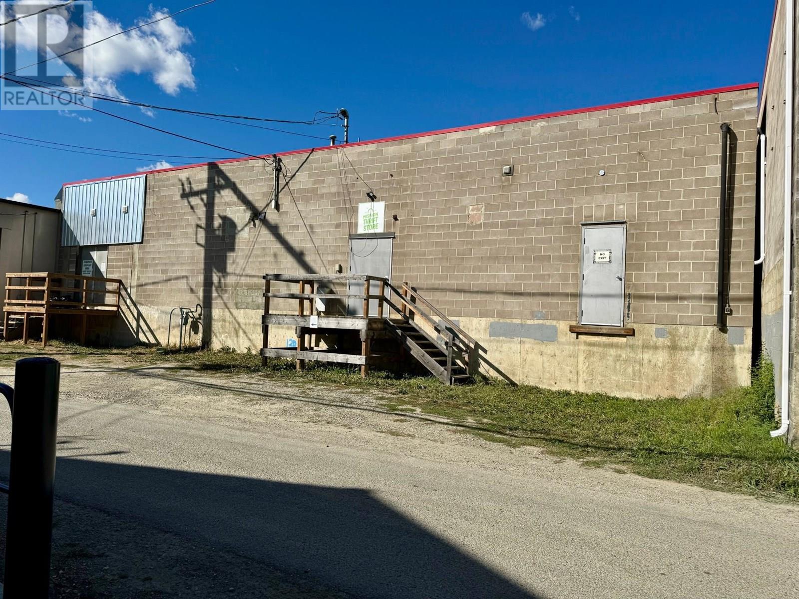 Photo 12 of 1513 Canyon Street, Creston BC