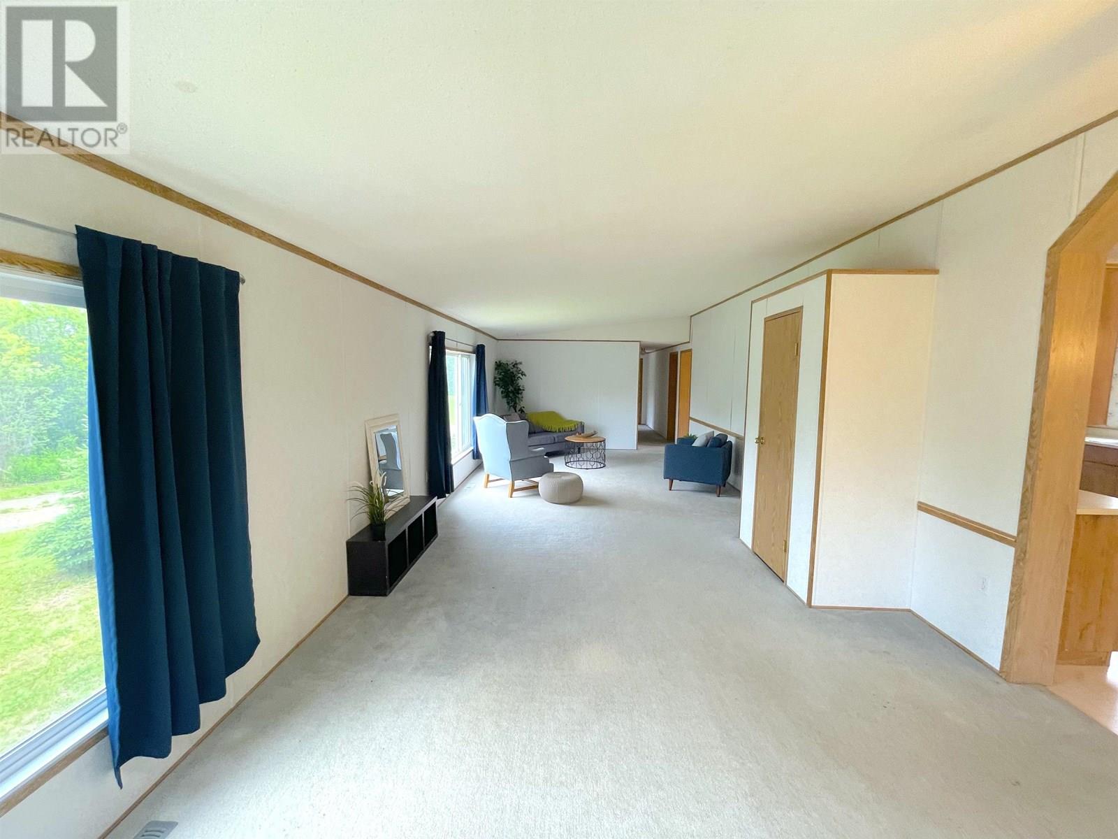 Photo 3 of 6396 Daisy Avenue, Fort St John BC