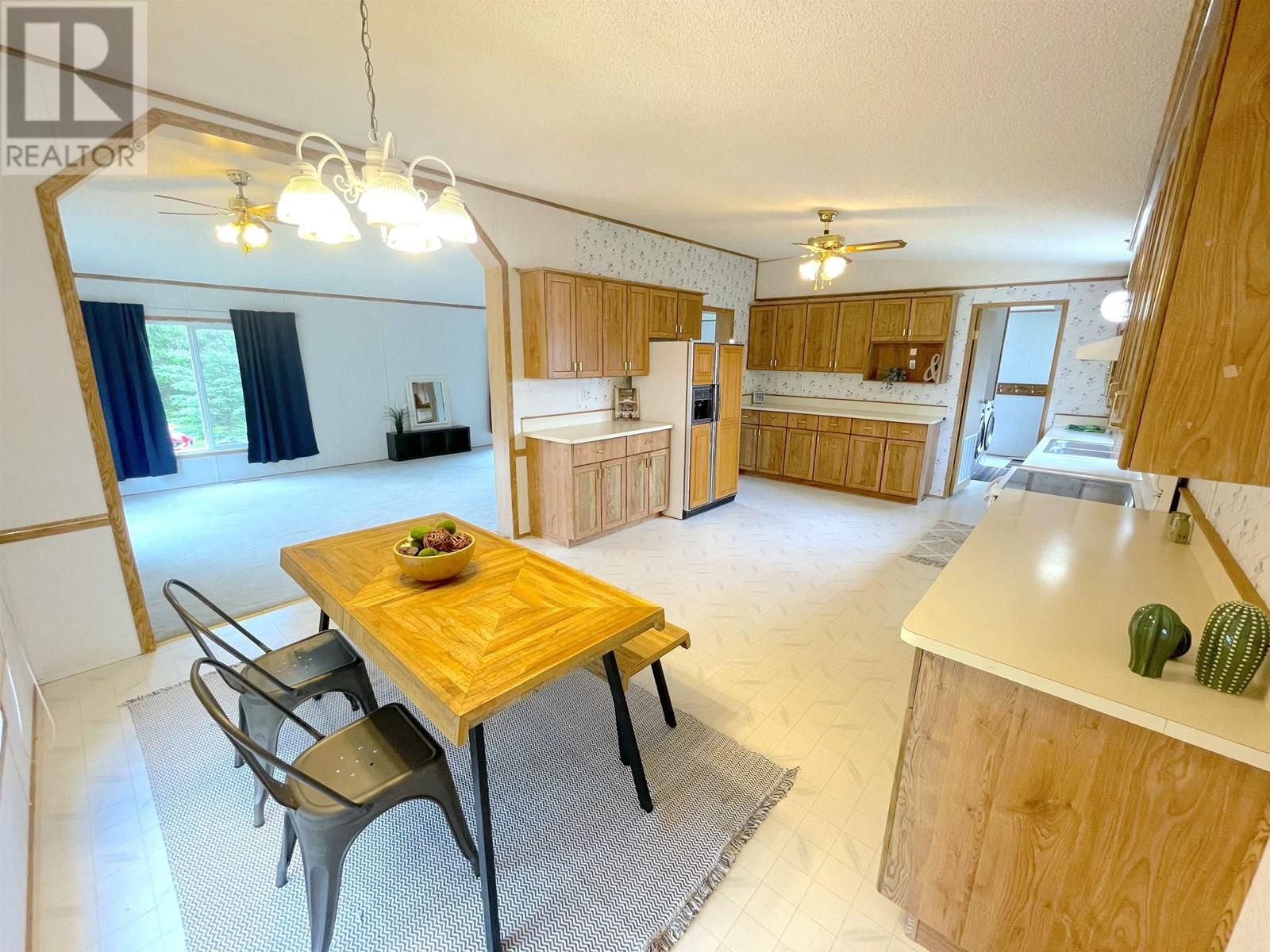 Photo 4 of 6396 Daisy Avenue, Fort St John BC