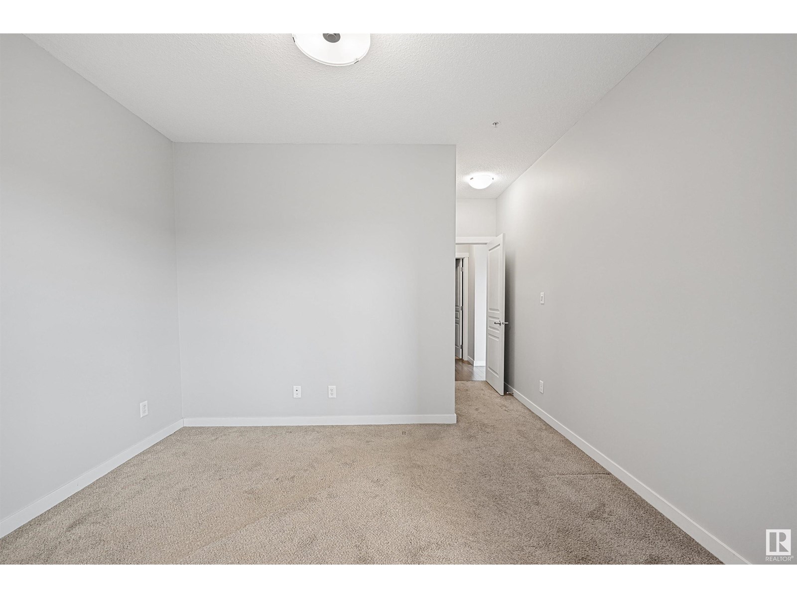 Photo 9 of 310 812 Welsh Dr Sw, Edmonton AB