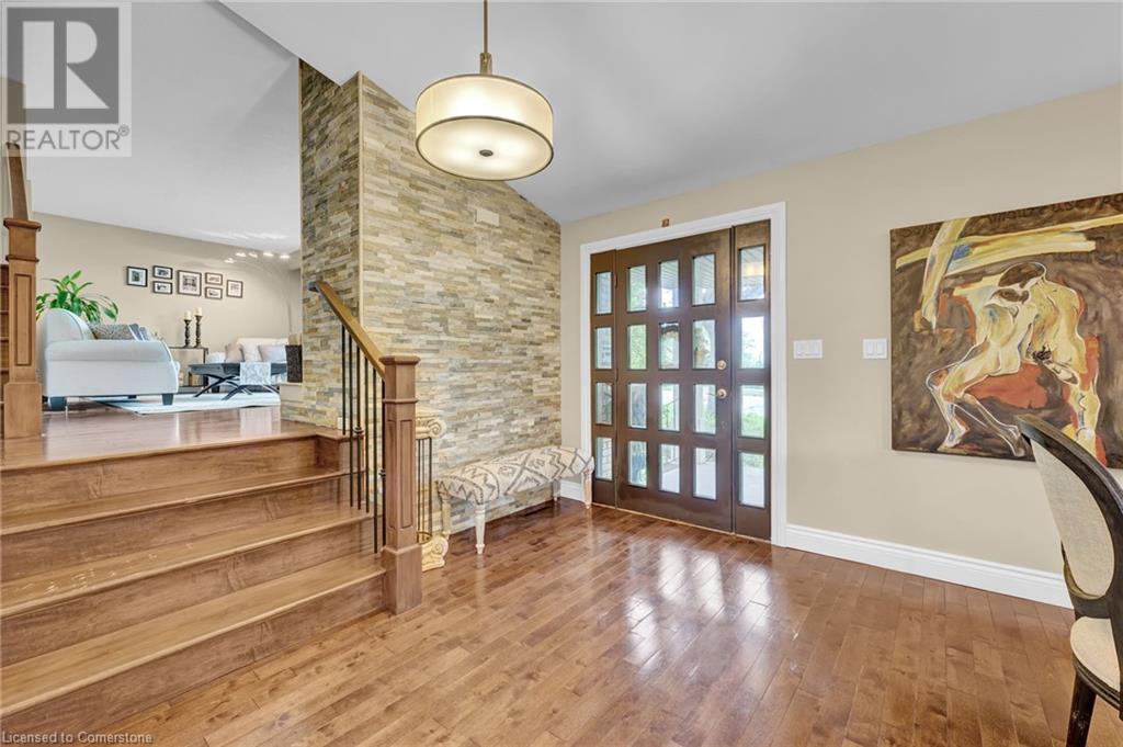 Photo 12 of 617 Scenic Drive, Hamilton ON