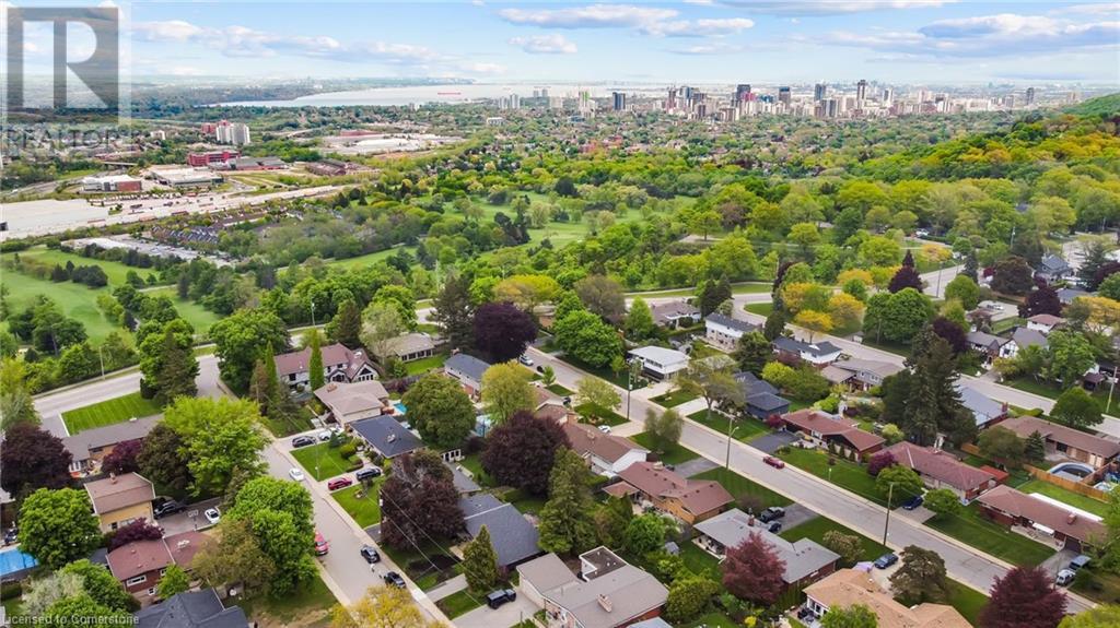 Photo 9 of 617 Scenic Drive, Hamilton ON