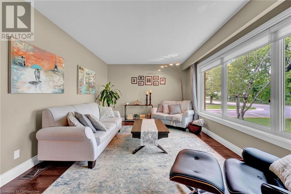 Photo 24 of 617 Scenic Drive, Hamilton ON