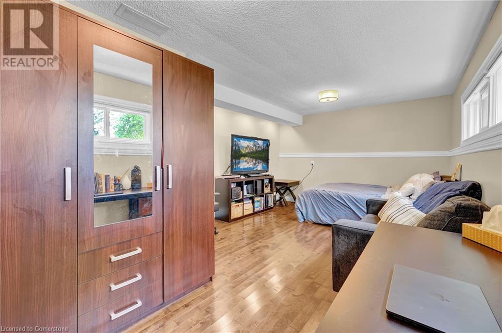 Photo 40 of 617 Scenic Drive, Hamilton ON