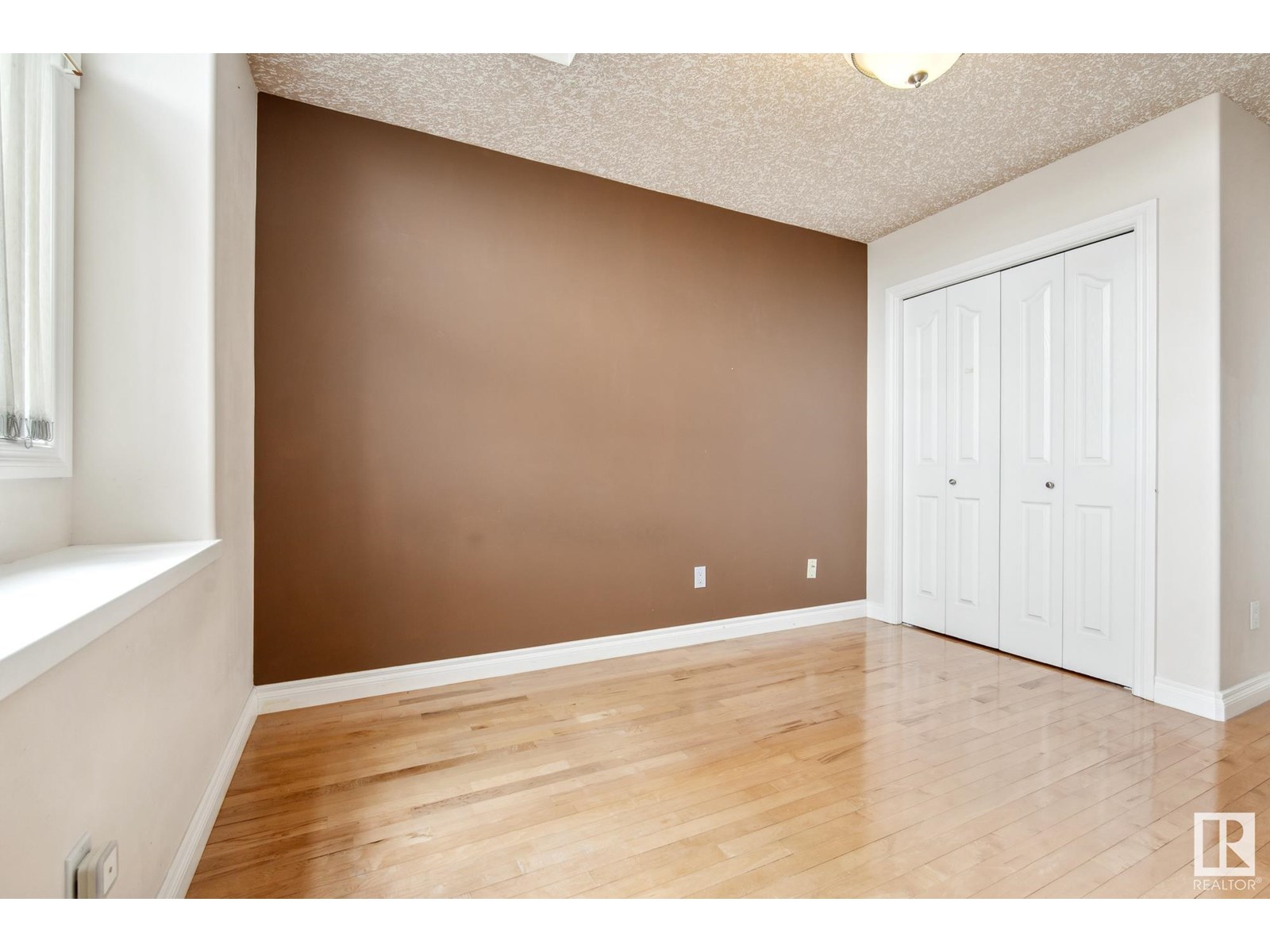 Photo 36 of 10804 6 Av Sw, Edmonton AB