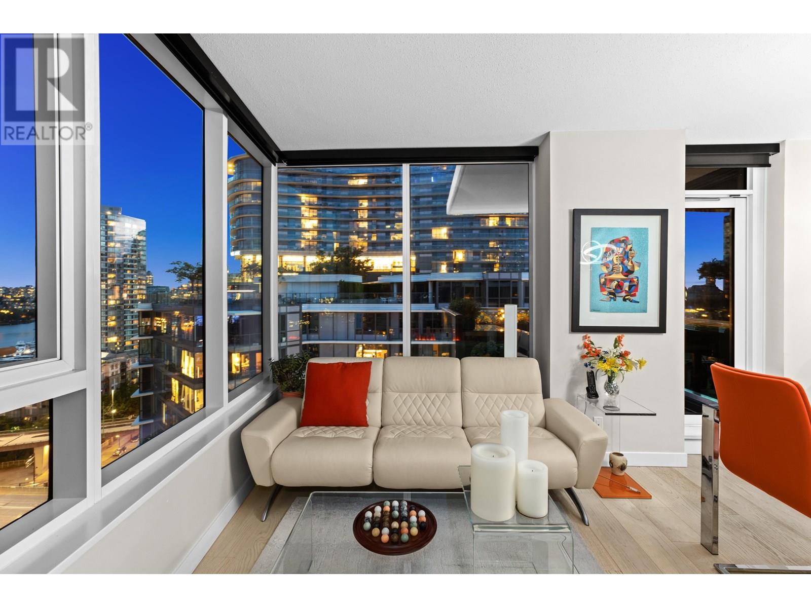 Photo 32 of 2056 38 Smithe Street, Vancouver BC