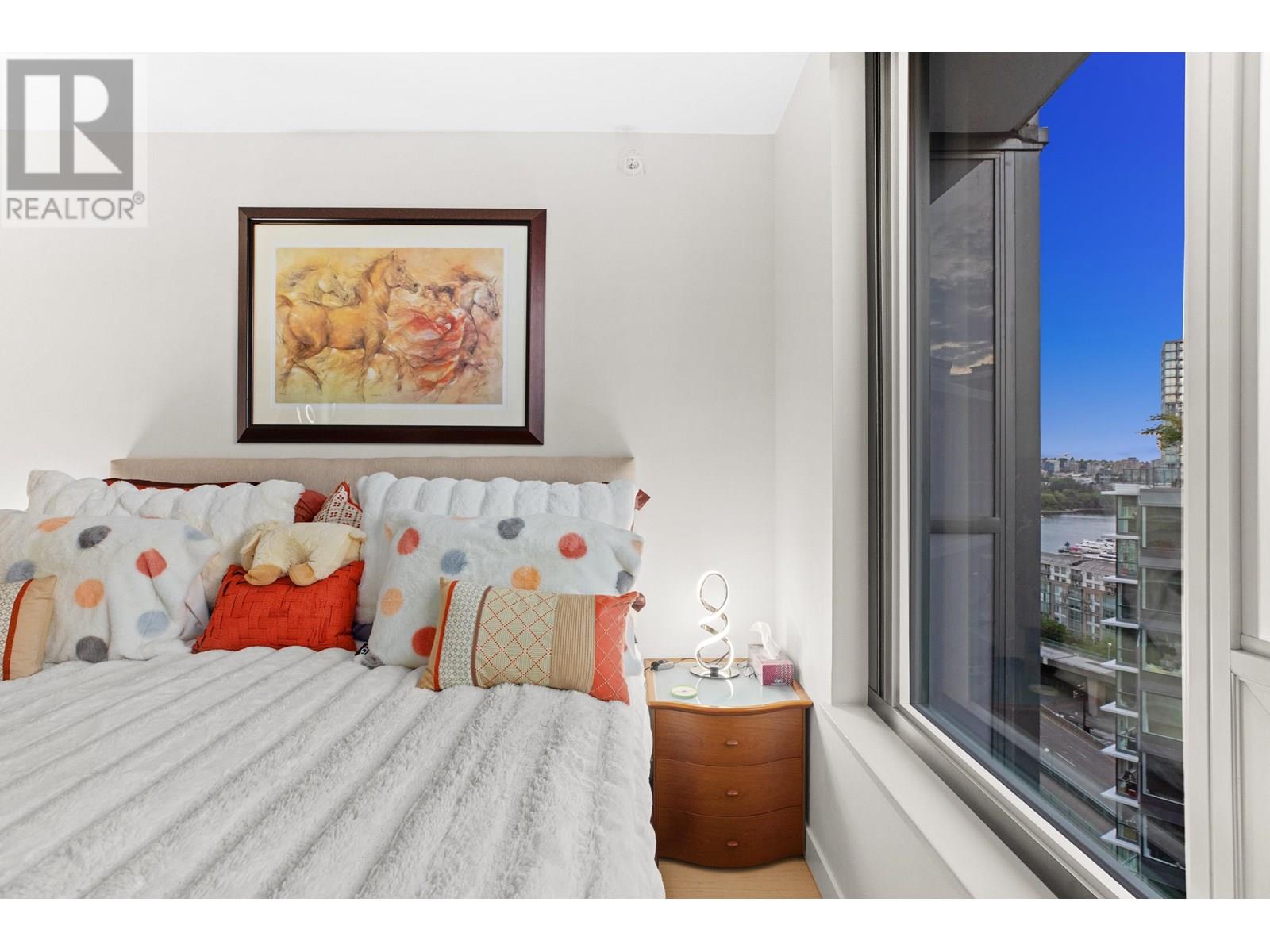 Photo 26 of 2056 38 Smithe Street, Vancouver BC