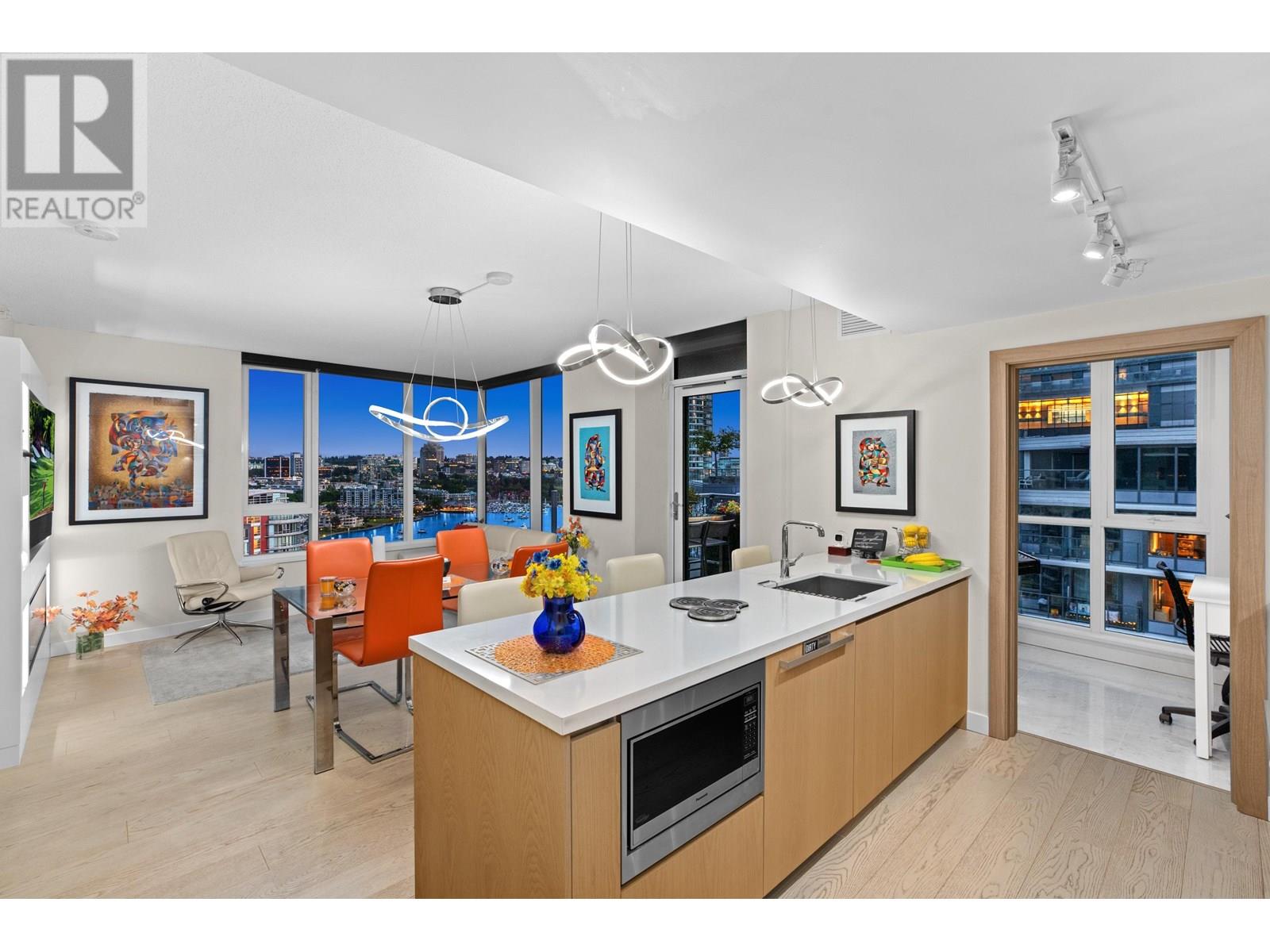 Photo 36 of 2056 38 Smithe Street, Vancouver BC