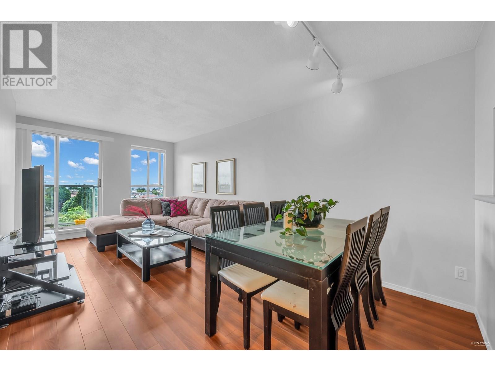 Photo 15 of 1007 3489 Ascot Place, Vancouver BC