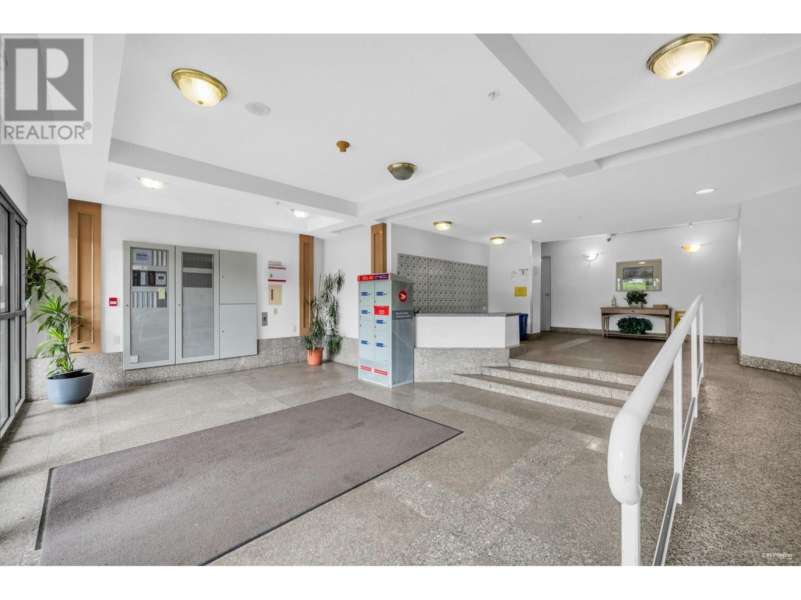 Photo 1 of 1007 3489 Ascot Place, Vancouver BC
