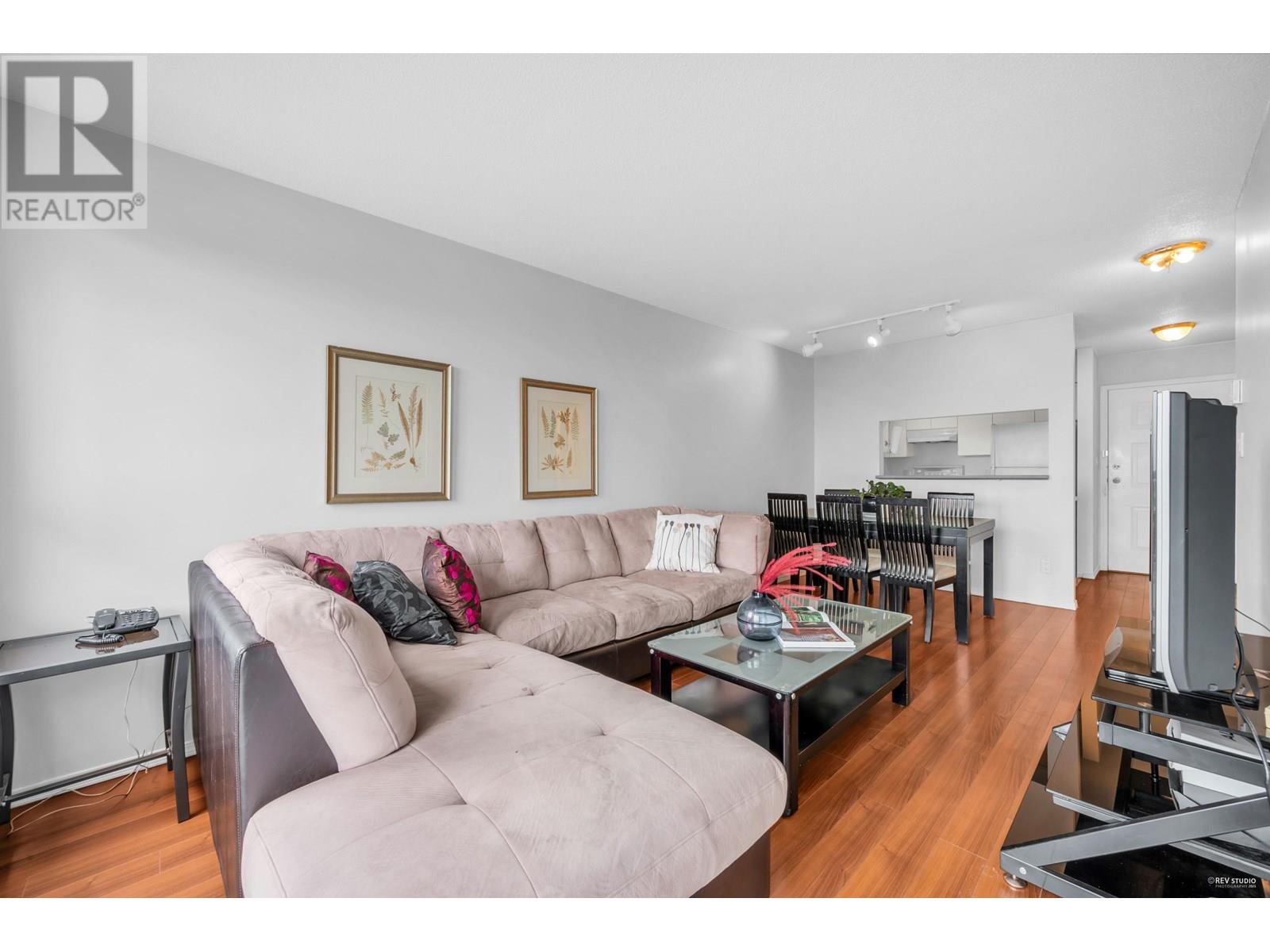 Photo 11 of 1007 3489 Ascot Place, Vancouver BC