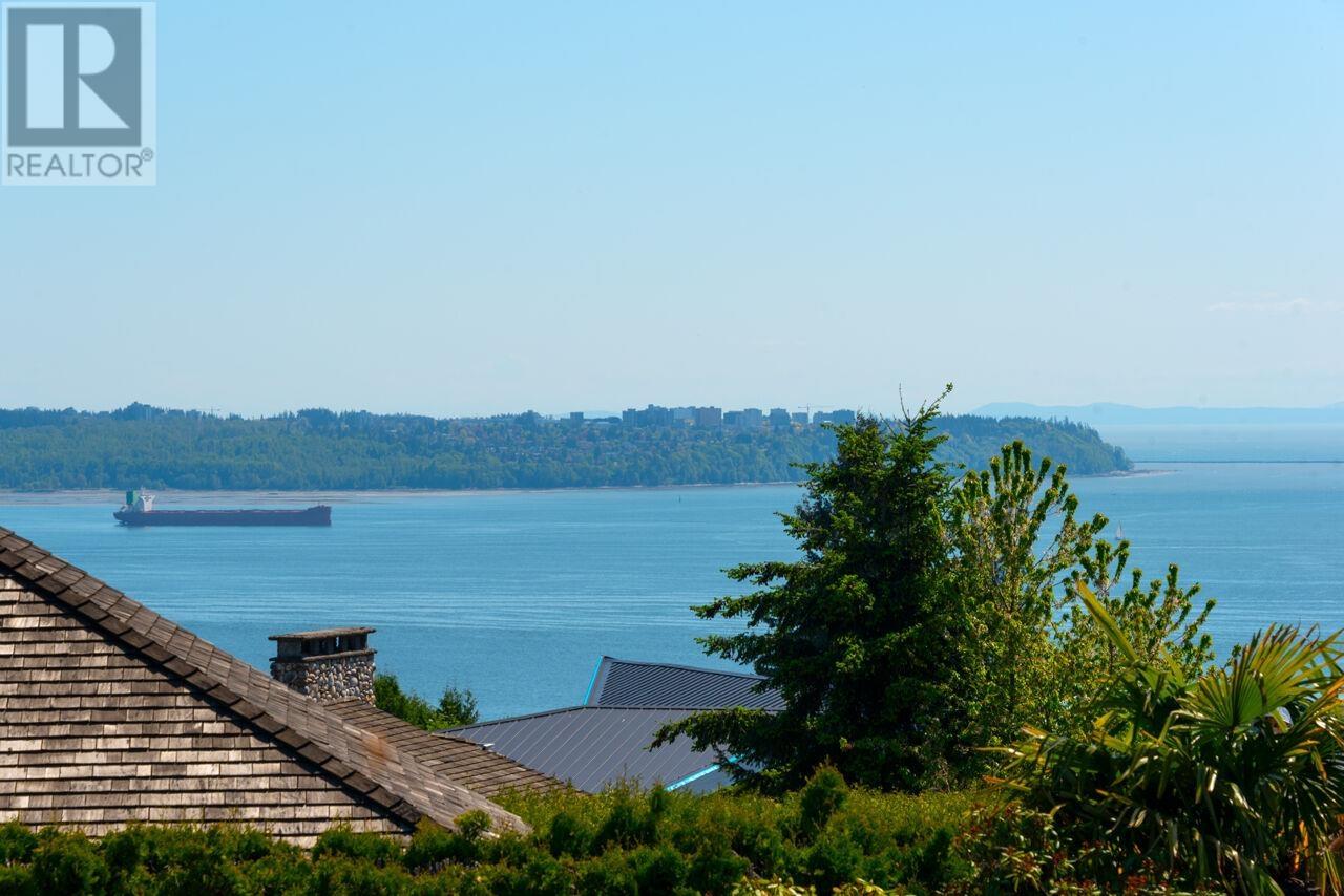 4228 ROCKRIDGE CRESCENT, West Vancouver