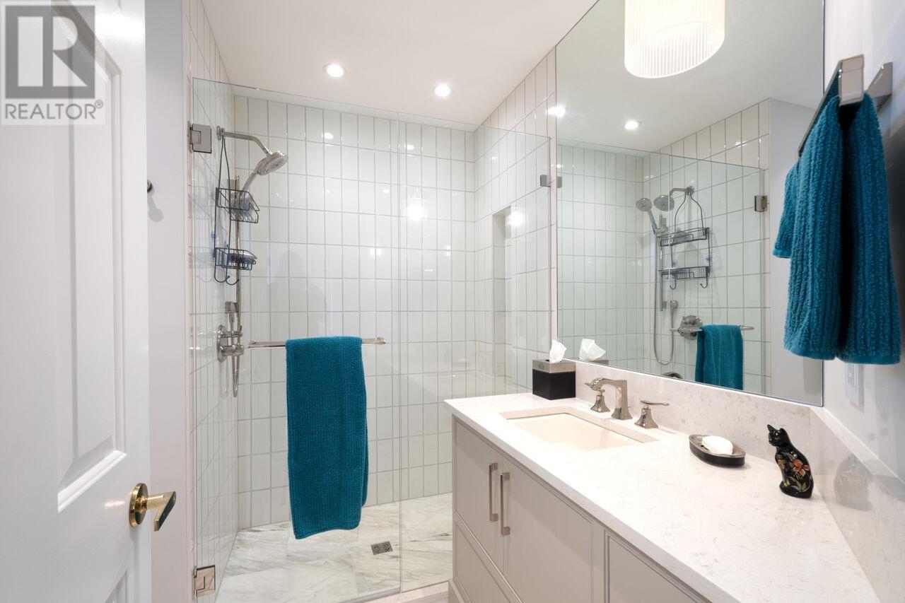 4228 ROCKRIDGE CRESCENT, West Vancouver