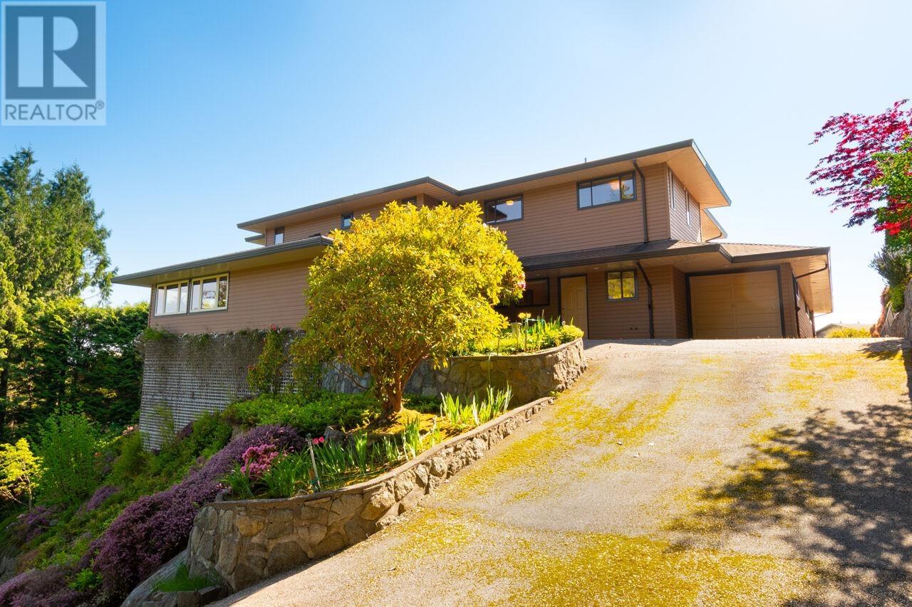 4228 ROCKRIDGE CRESCENT, West Vancouver