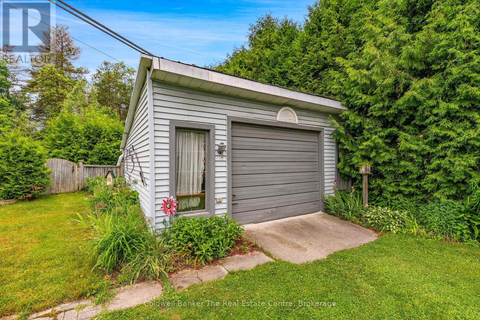 Single Family House Bungalow for Sale in  MCCARTHY DRIVE Clearview (Brentwood) 