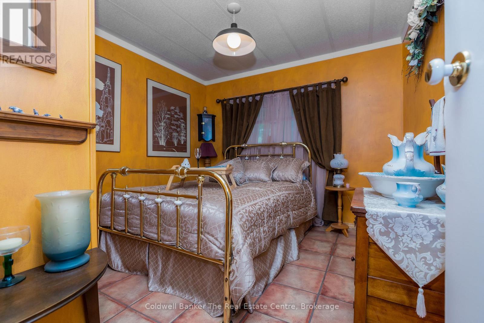Single Family House Bungalow for Sale in  MCCARTHY DRIVE Clearview (Brentwood) 