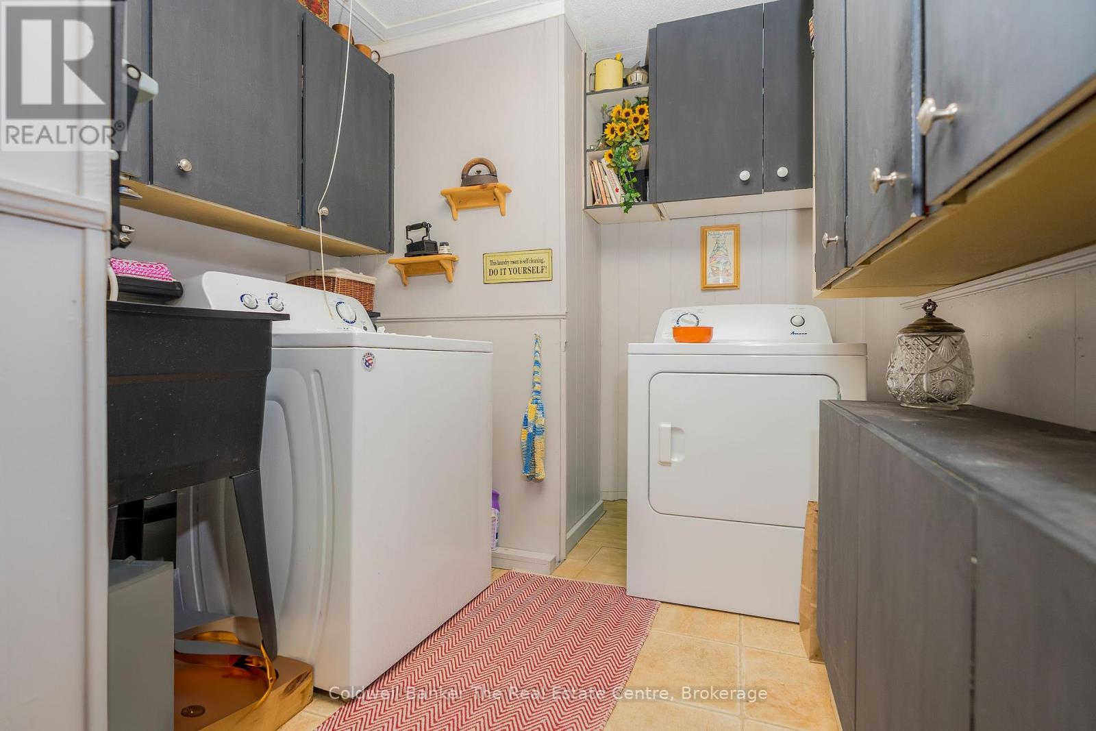 Single Family House Bungalow for Sale in  MCCARTHY DRIVE Clearview (Brentwood) 