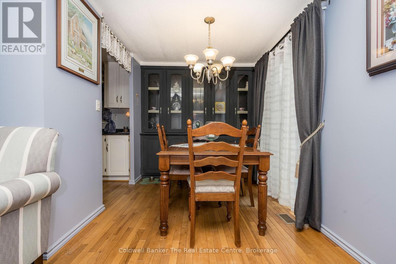 Single Family House Bungalow for Sale in  MCCARTHY DRIVE Clearview (Brentwood) 