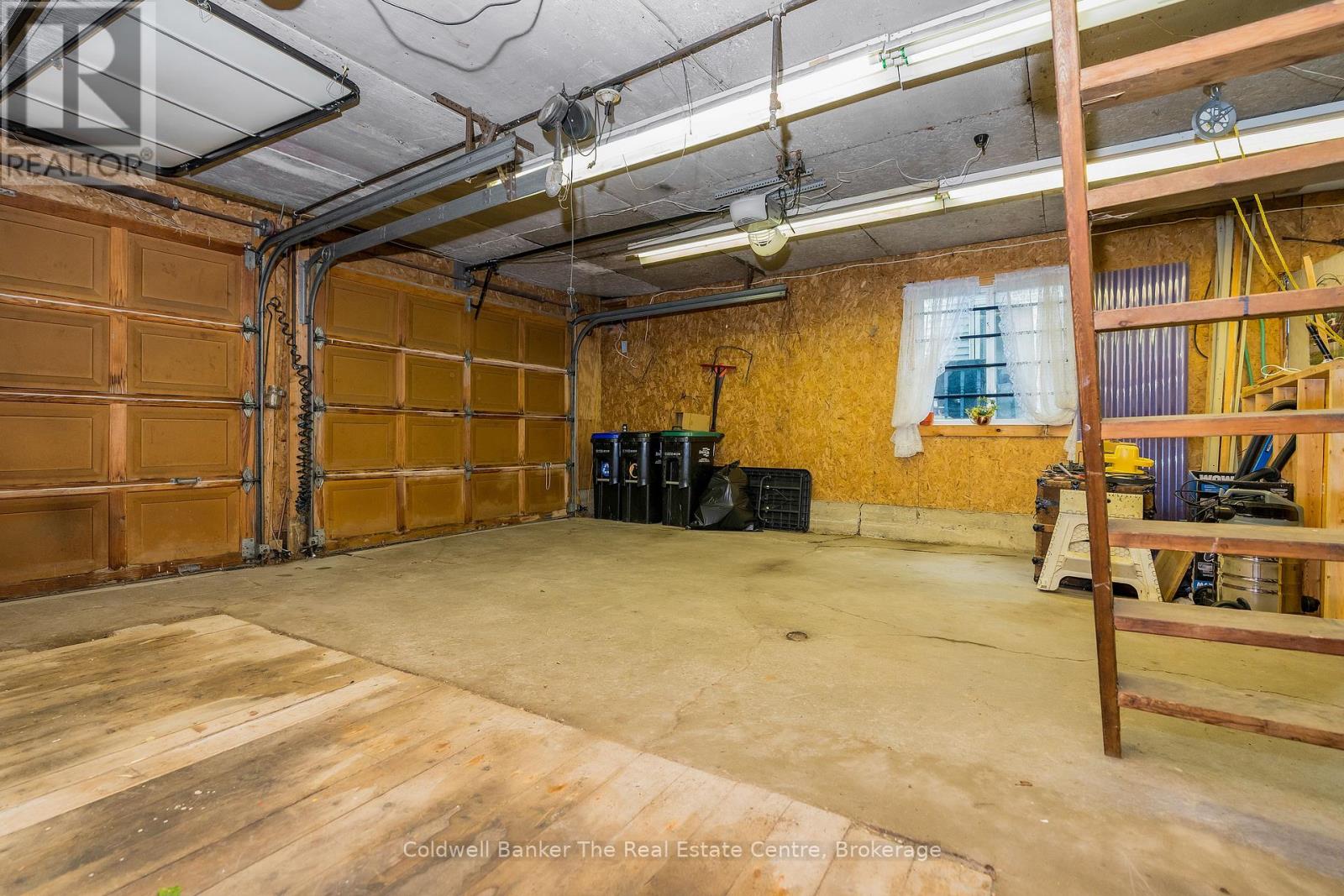 Single Family House Bungalow for Sale in  MCCARTHY DRIVE Clearview (Brentwood) 