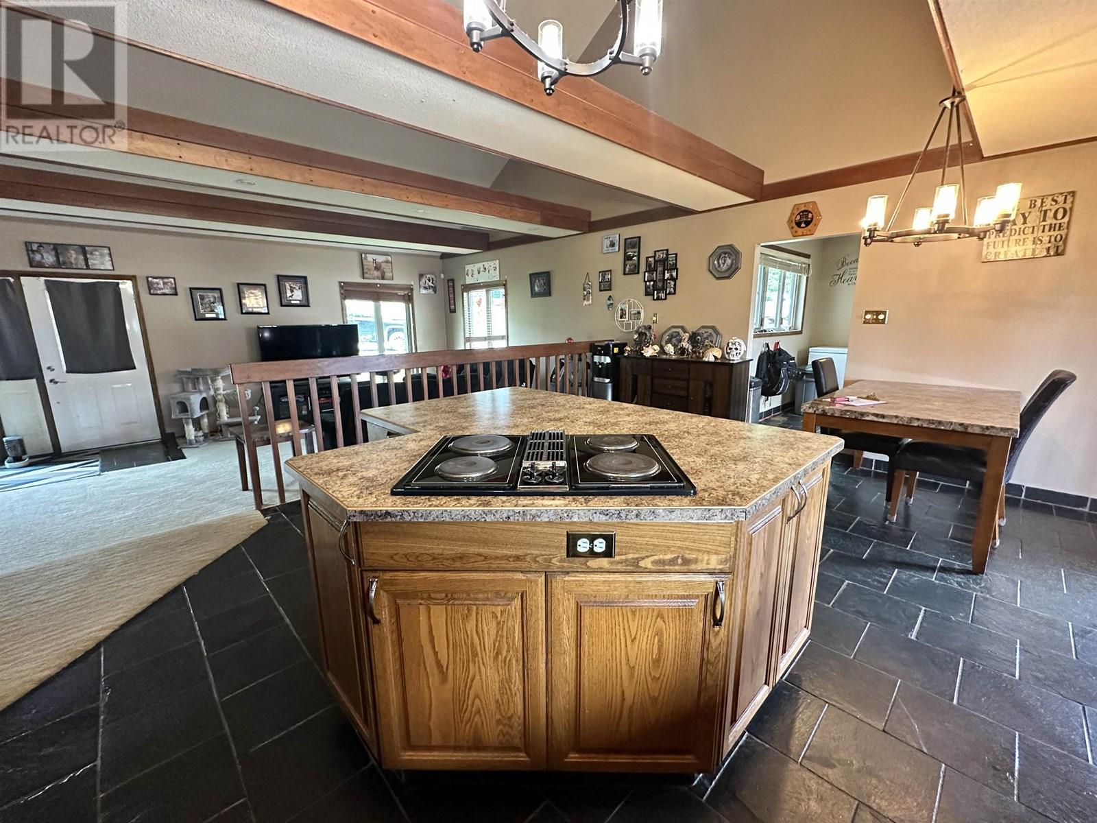 5516 MINNAKER CRESCENT, Fort Nelson