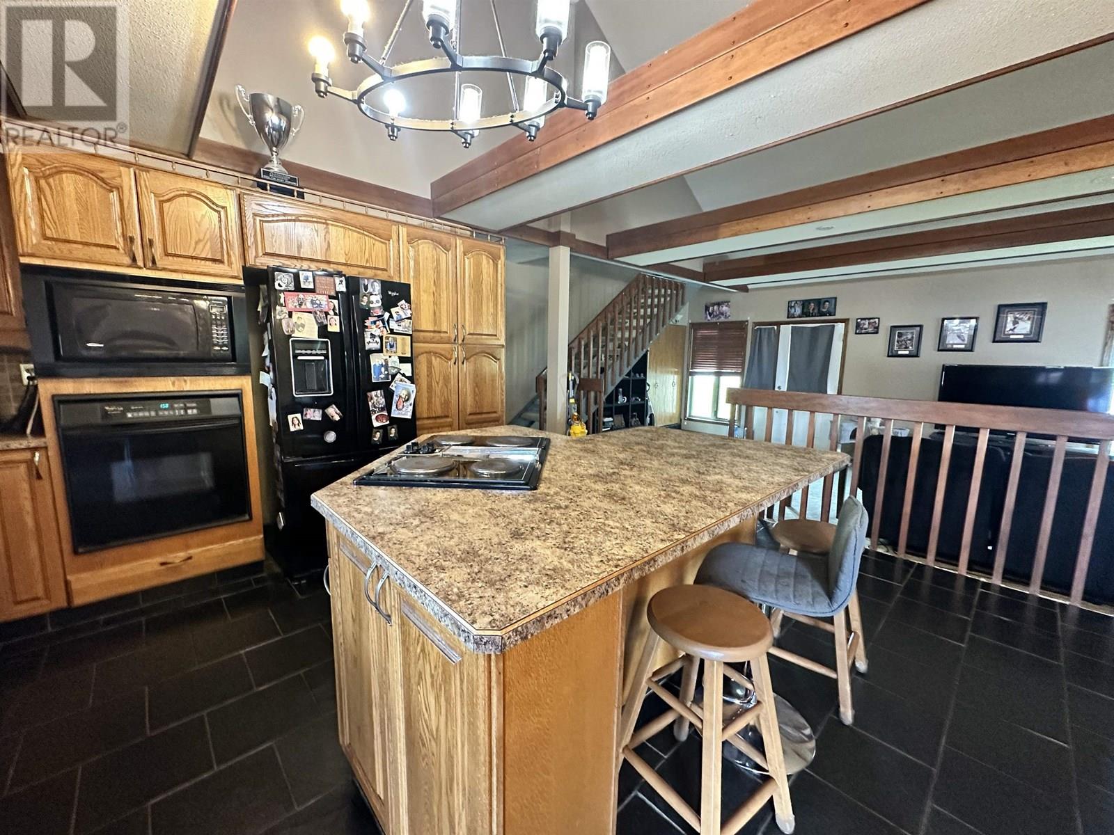 5516 MINNAKER CRESCENT, Fort Nelson