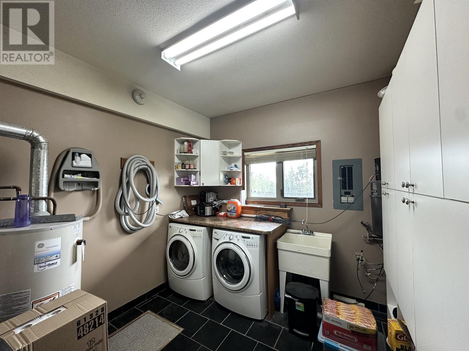 5516 MINNAKER CRESCENT, Fort Nelson