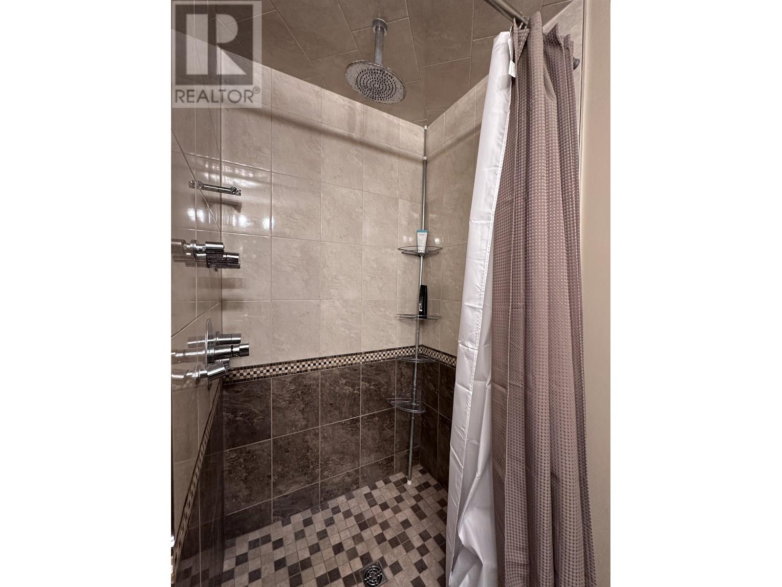 5516 MINNAKER CRESCENT, Fort Nelson