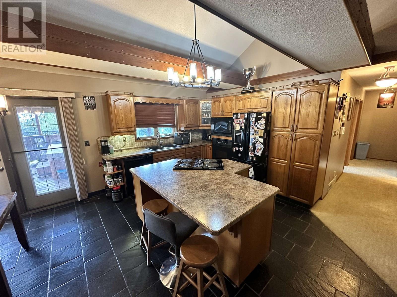 5516 MINNAKER CRESCENT, Fort Nelson