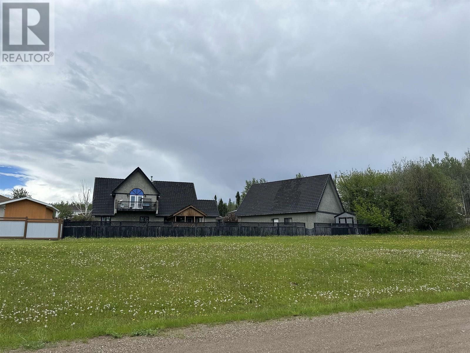 5516 MINNAKER CRESCENT, Fort Nelson