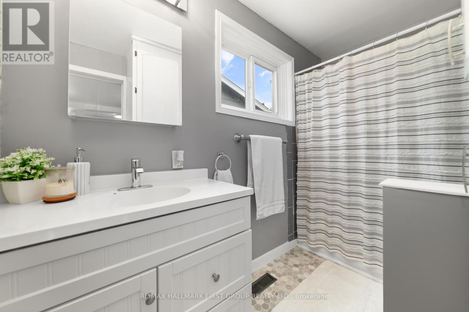 Photo 28 of 88 Water Street, Quinte West ON