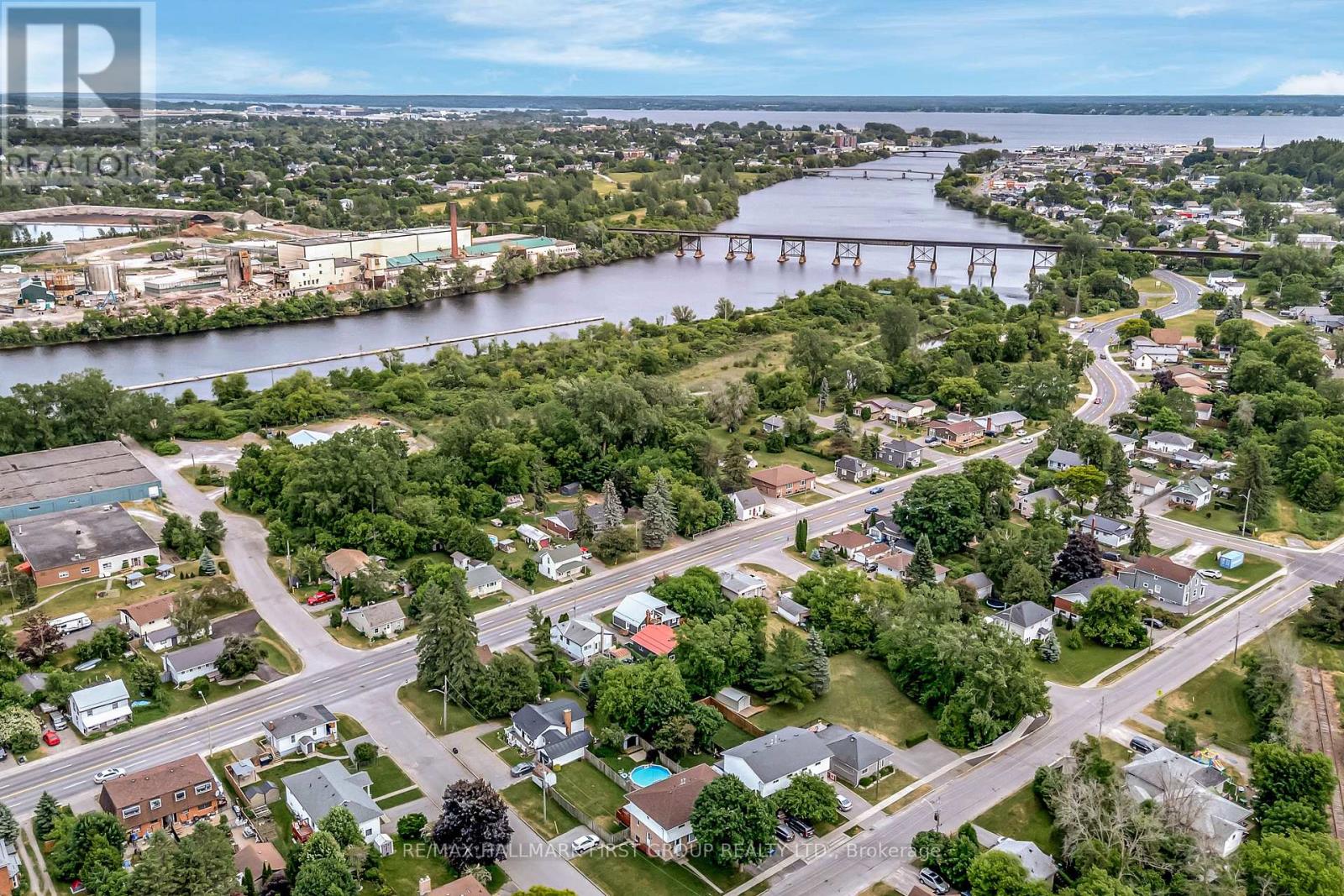 Photo 32 of 88 Water Street, Quinte West ON
