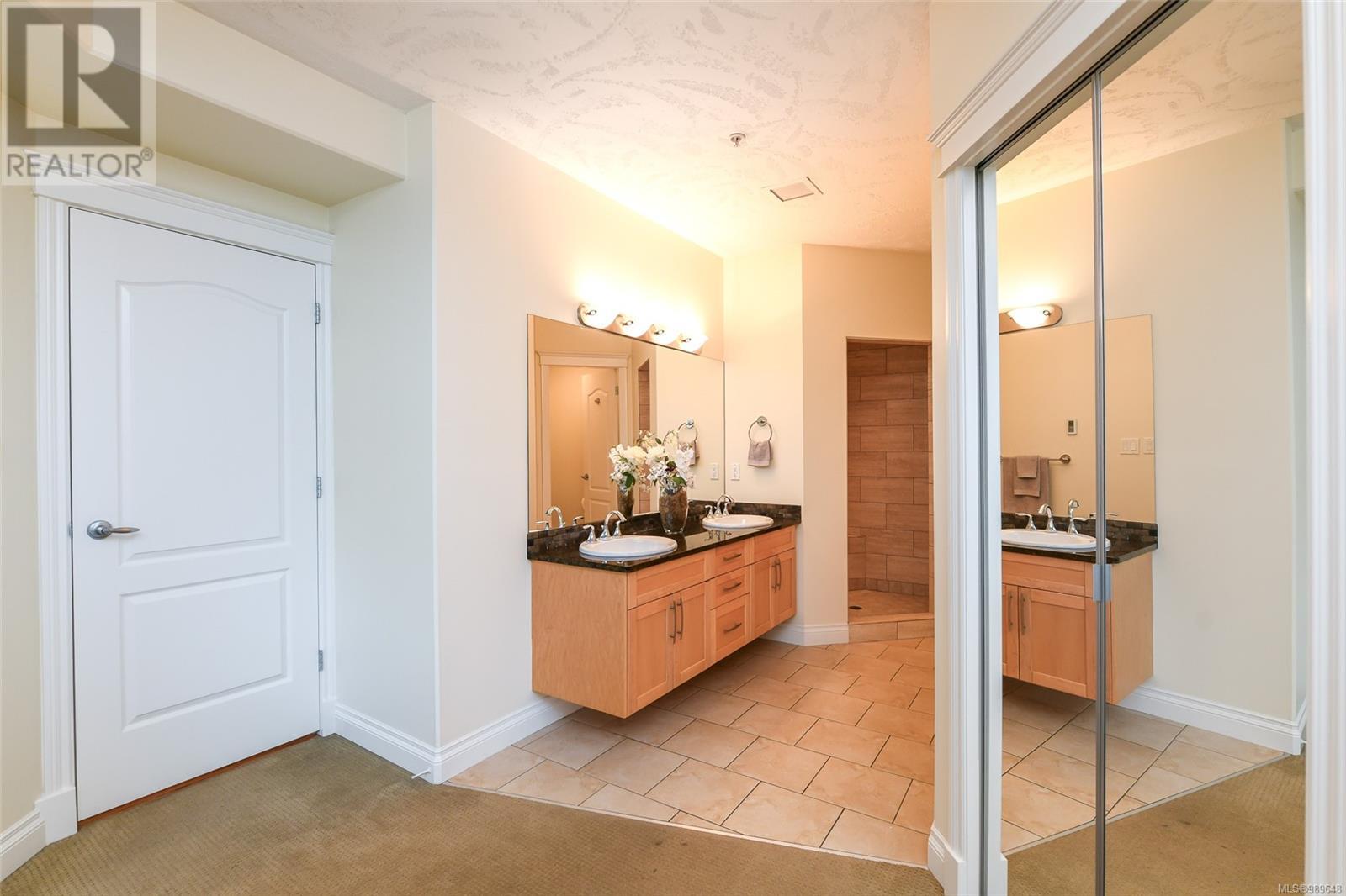 618 3666 Royal Vista Way, Courtenay real estate listing 989648