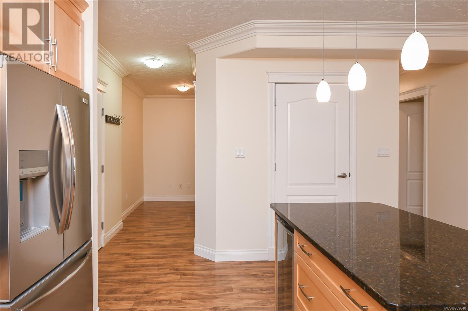 618 3666 Royal Vista Way, Courtenay real estate listing 989648