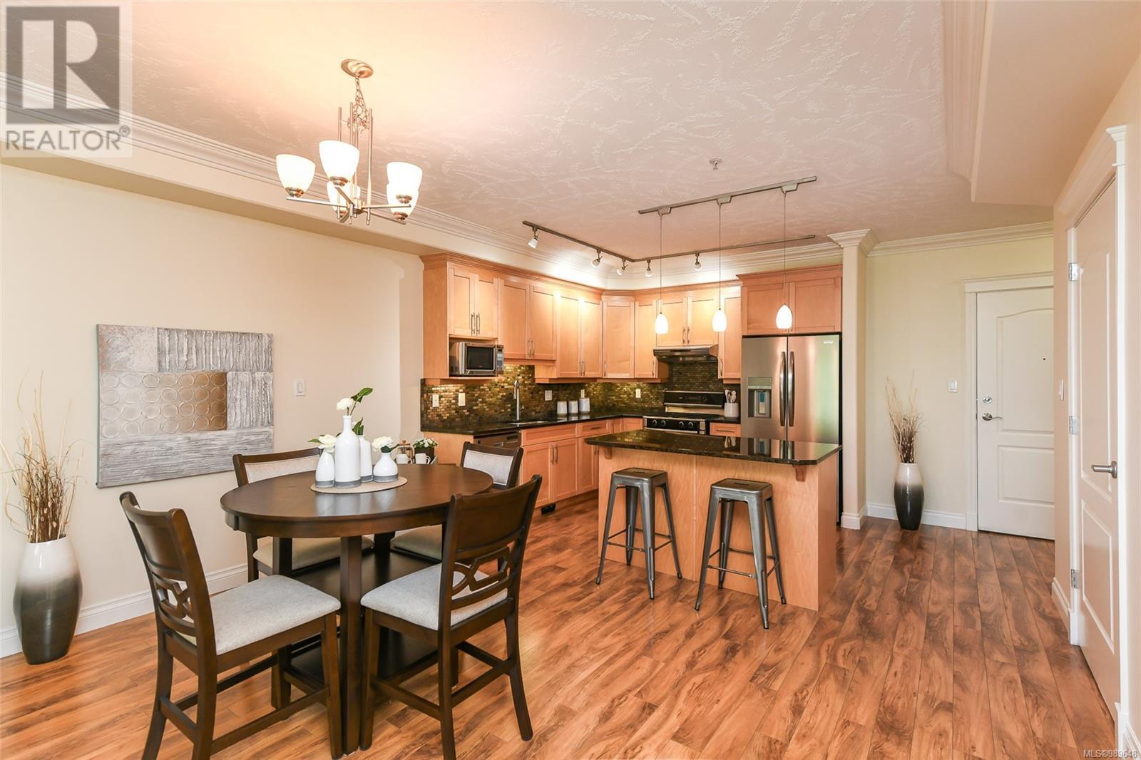 618 3666 Royal Vista Way, Courtenay real estate listing 989648