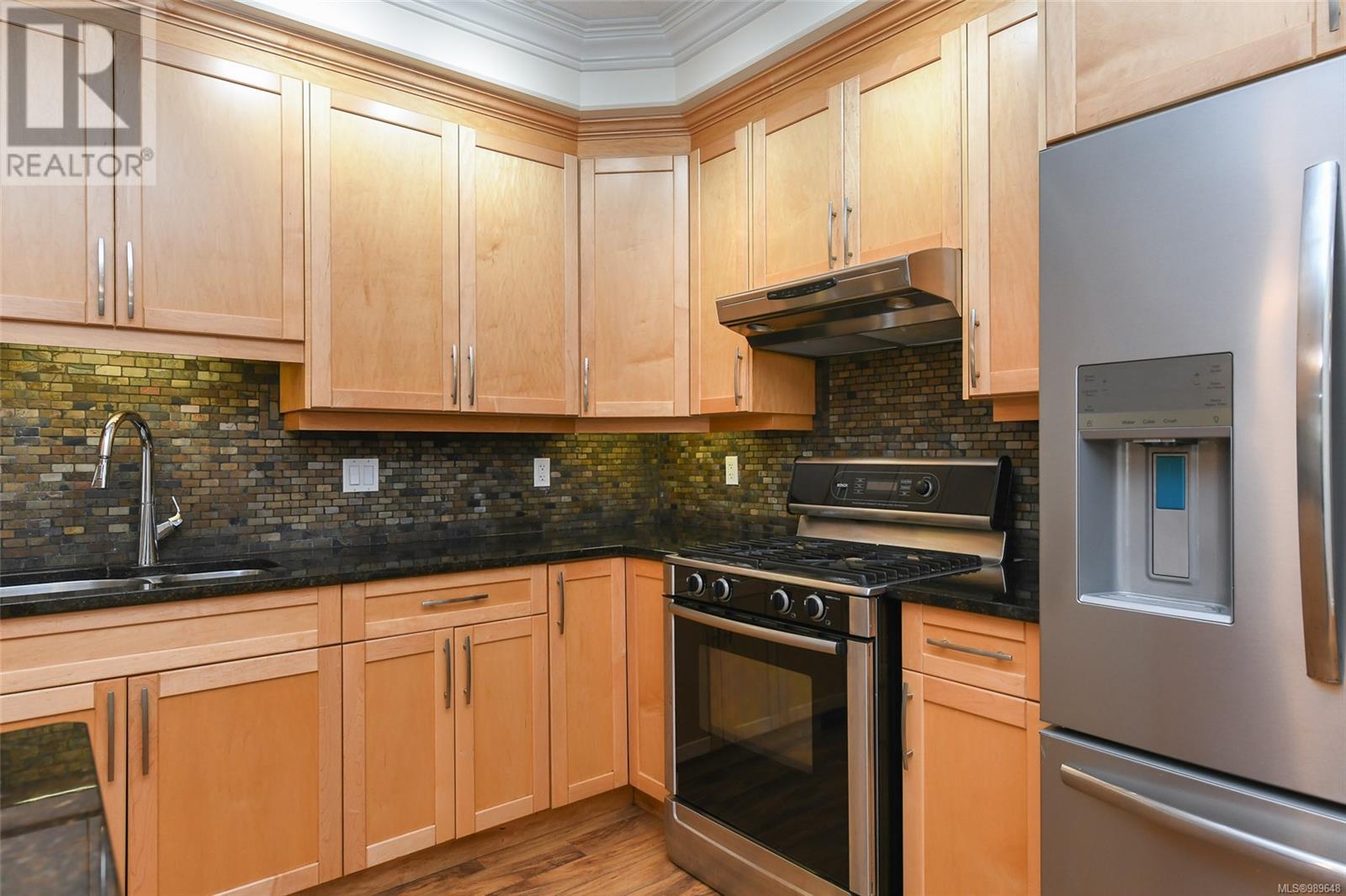 618 3666 Royal Vista Way, Courtenay real estate listing 989648