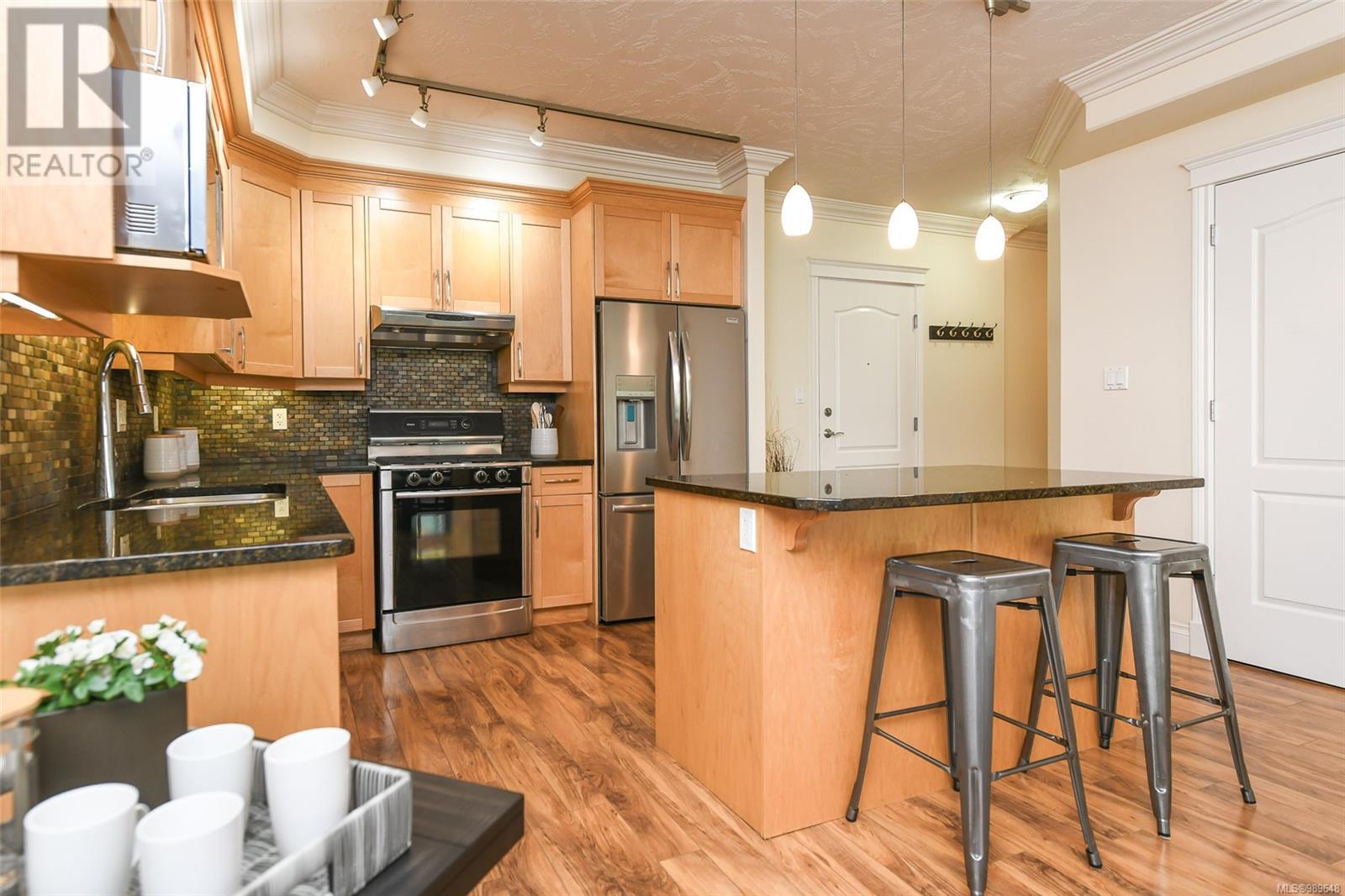 618 3666 Royal Vista Way, Courtenay real estate listing 989648